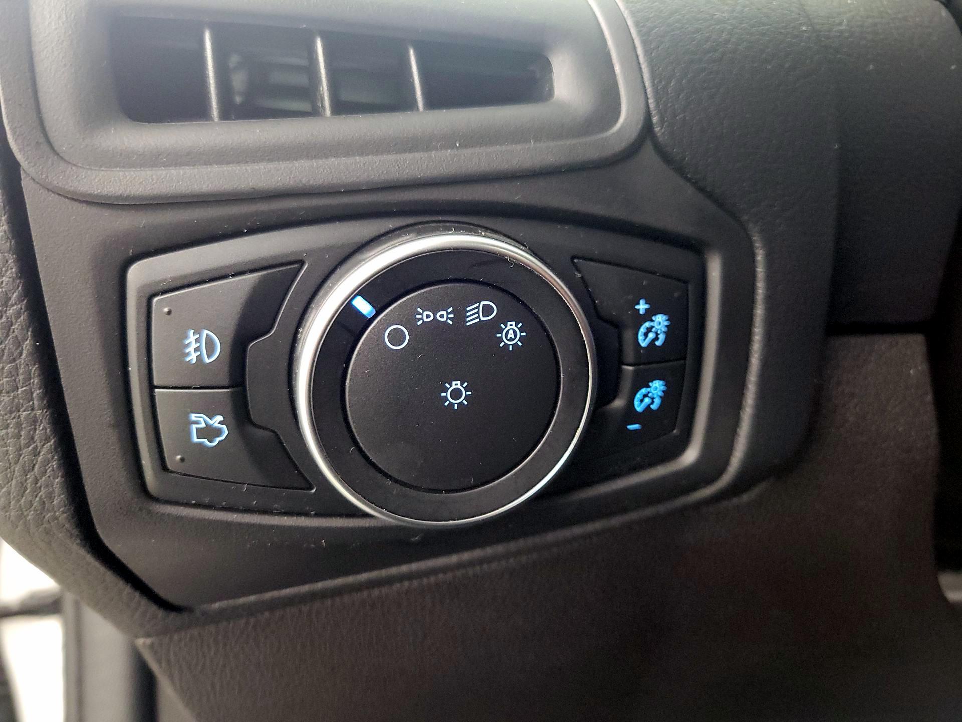 Thumbnail: 2017 Ford Focus - 13