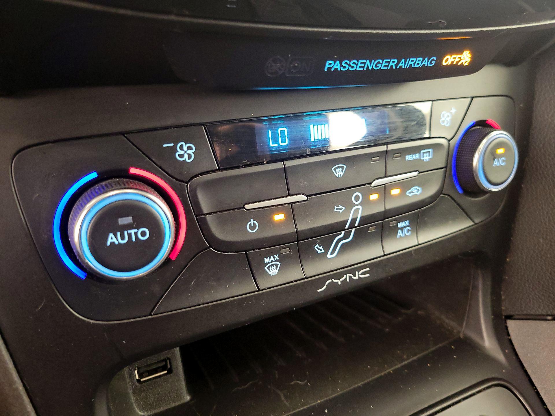 Thumbnail: 2017 Ford Focus - 16