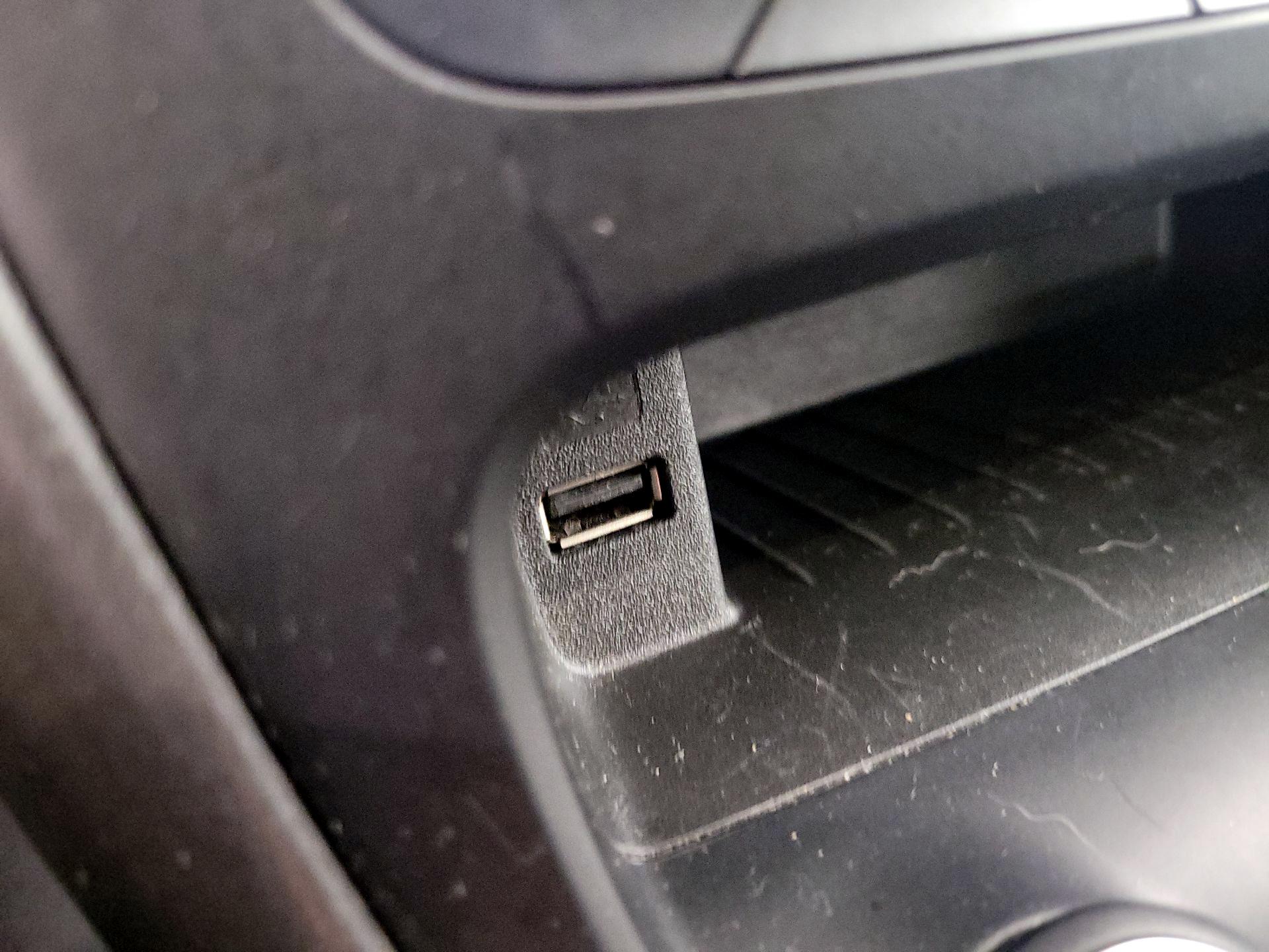 Thumbnail: 2017 Ford Focus - 18