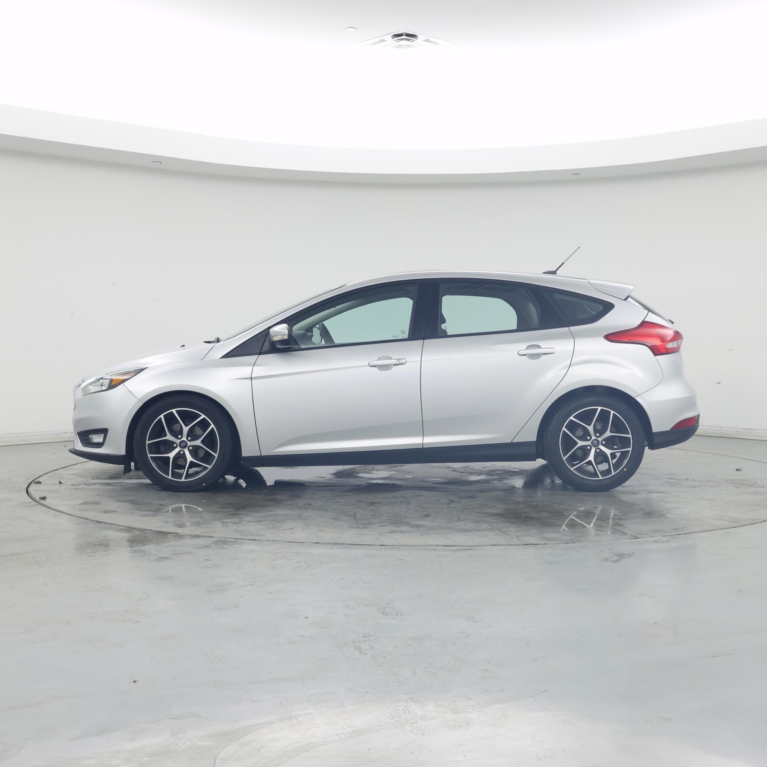 Thumbnail: 2017 Ford Focus - 3