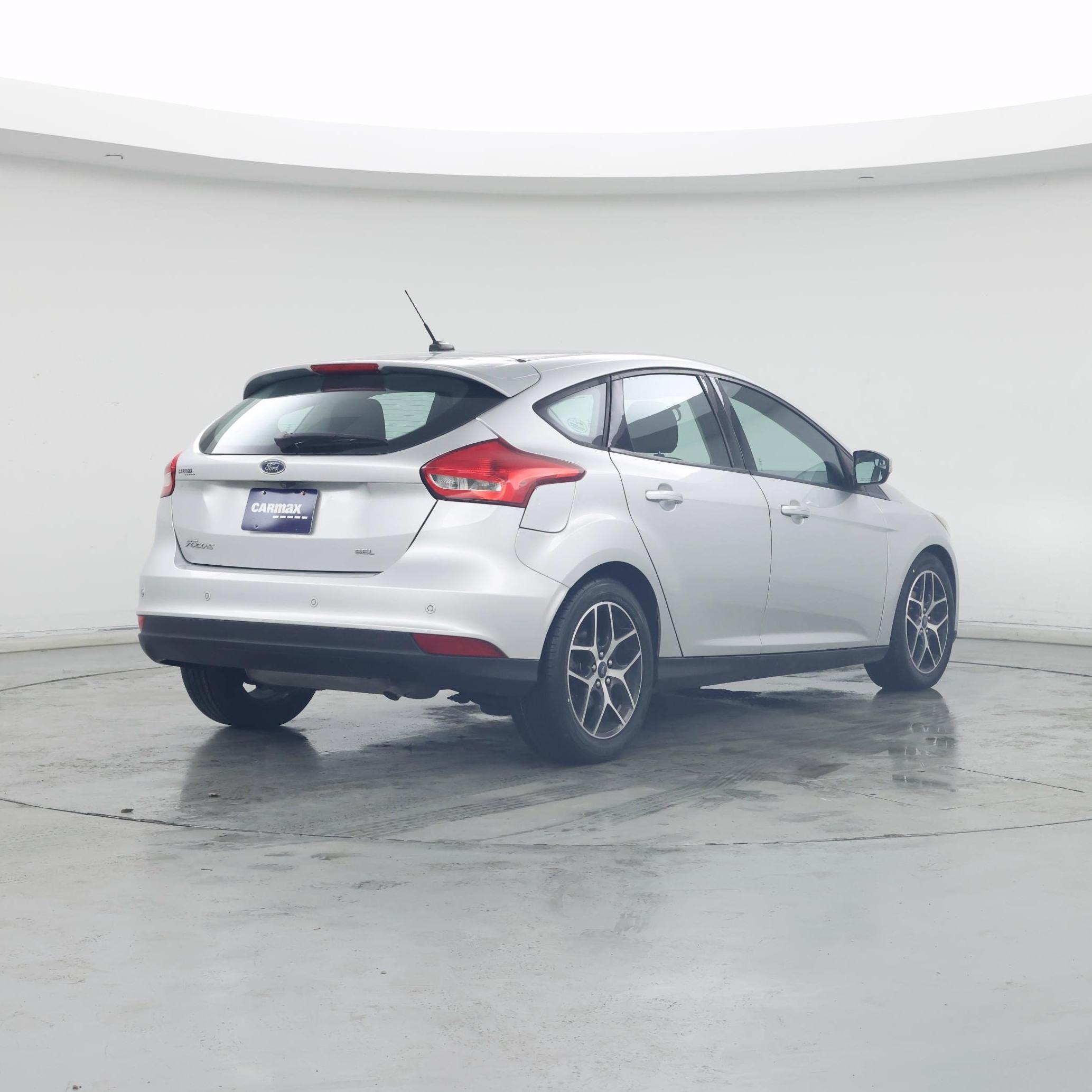 Thumbnail: 2017 Ford Focus - 8