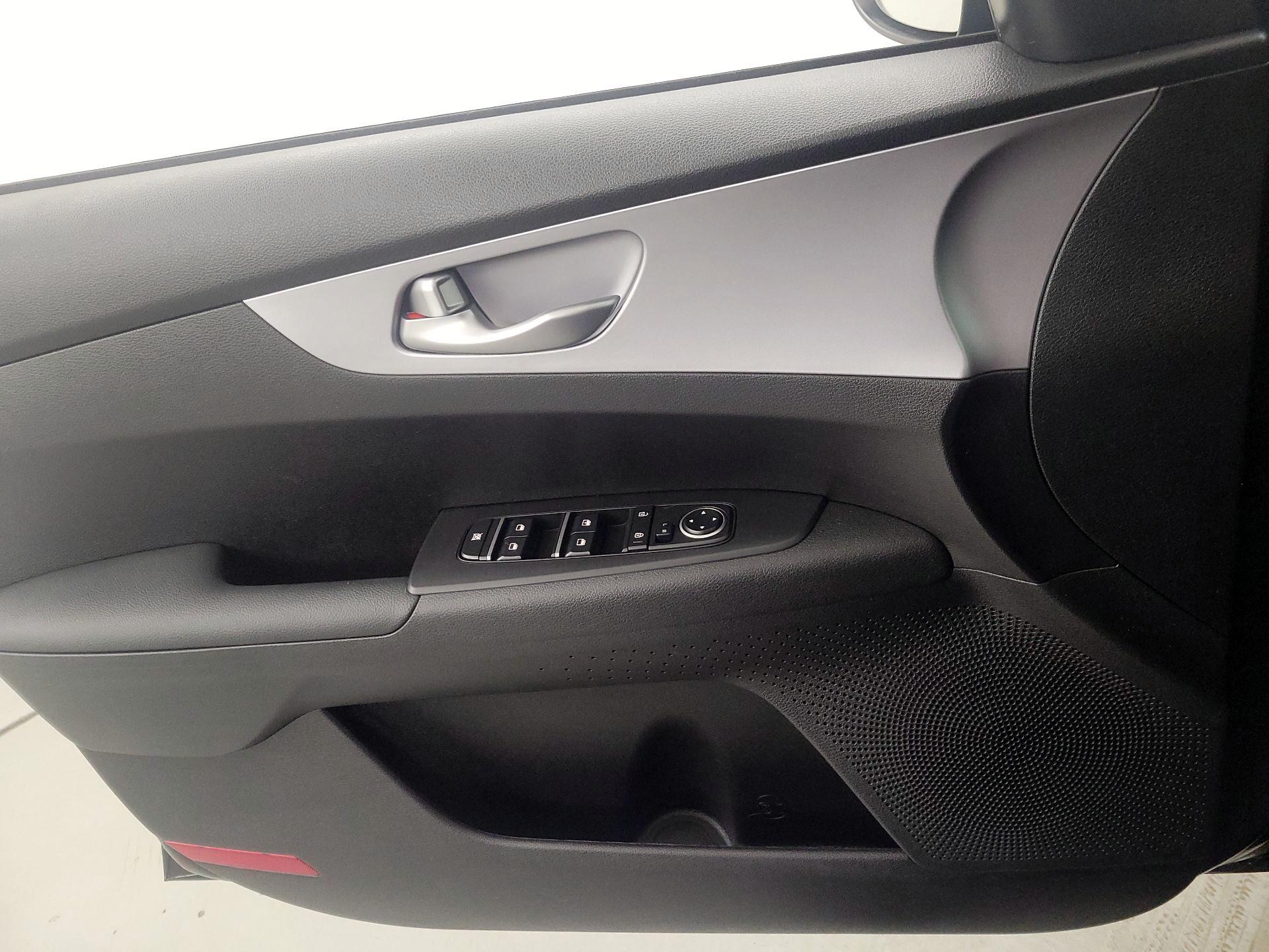 Thumbnail: 2024 Kia Forte - 12