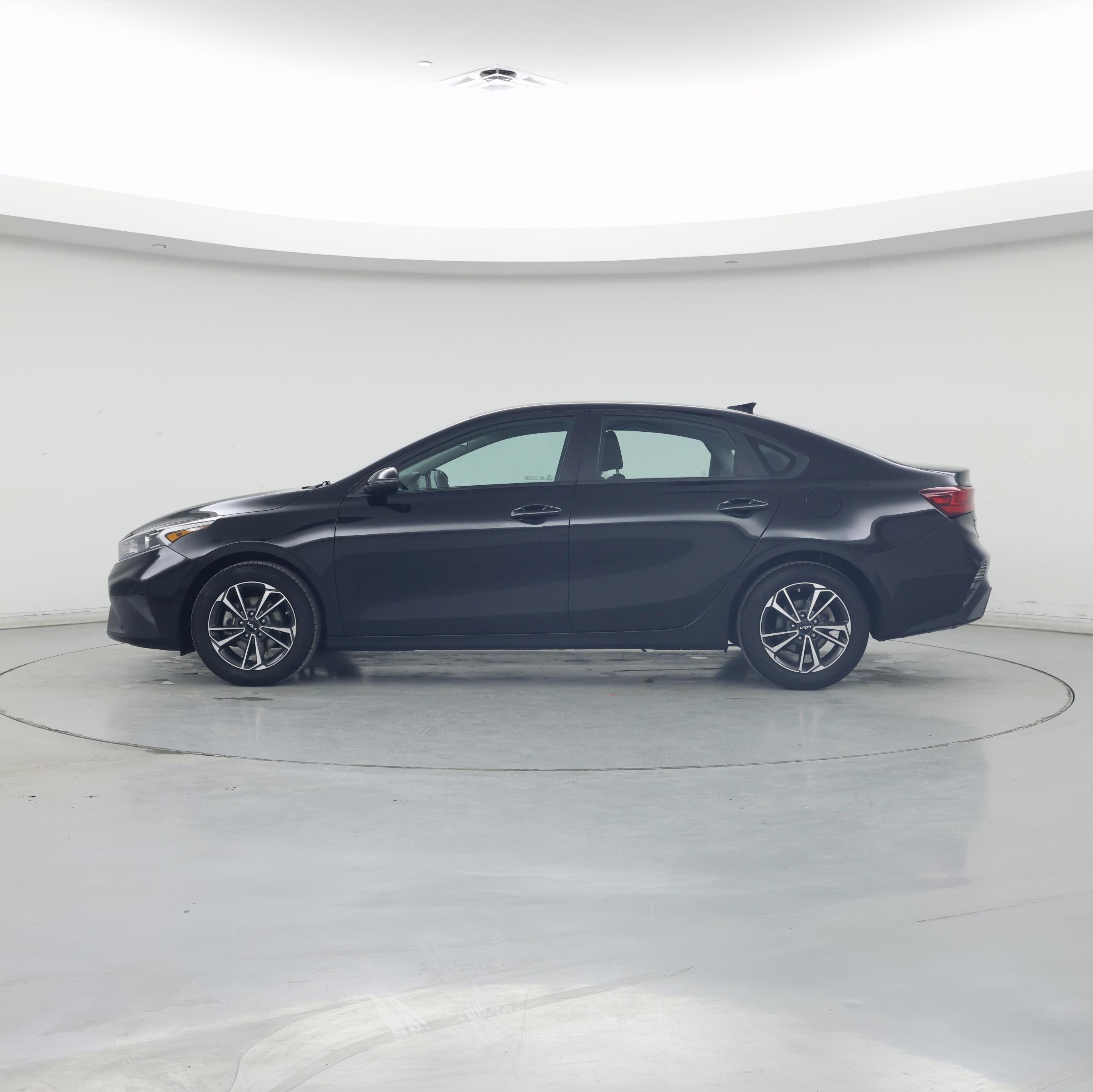 Thumbnail: 2024 Kia Forte - 3