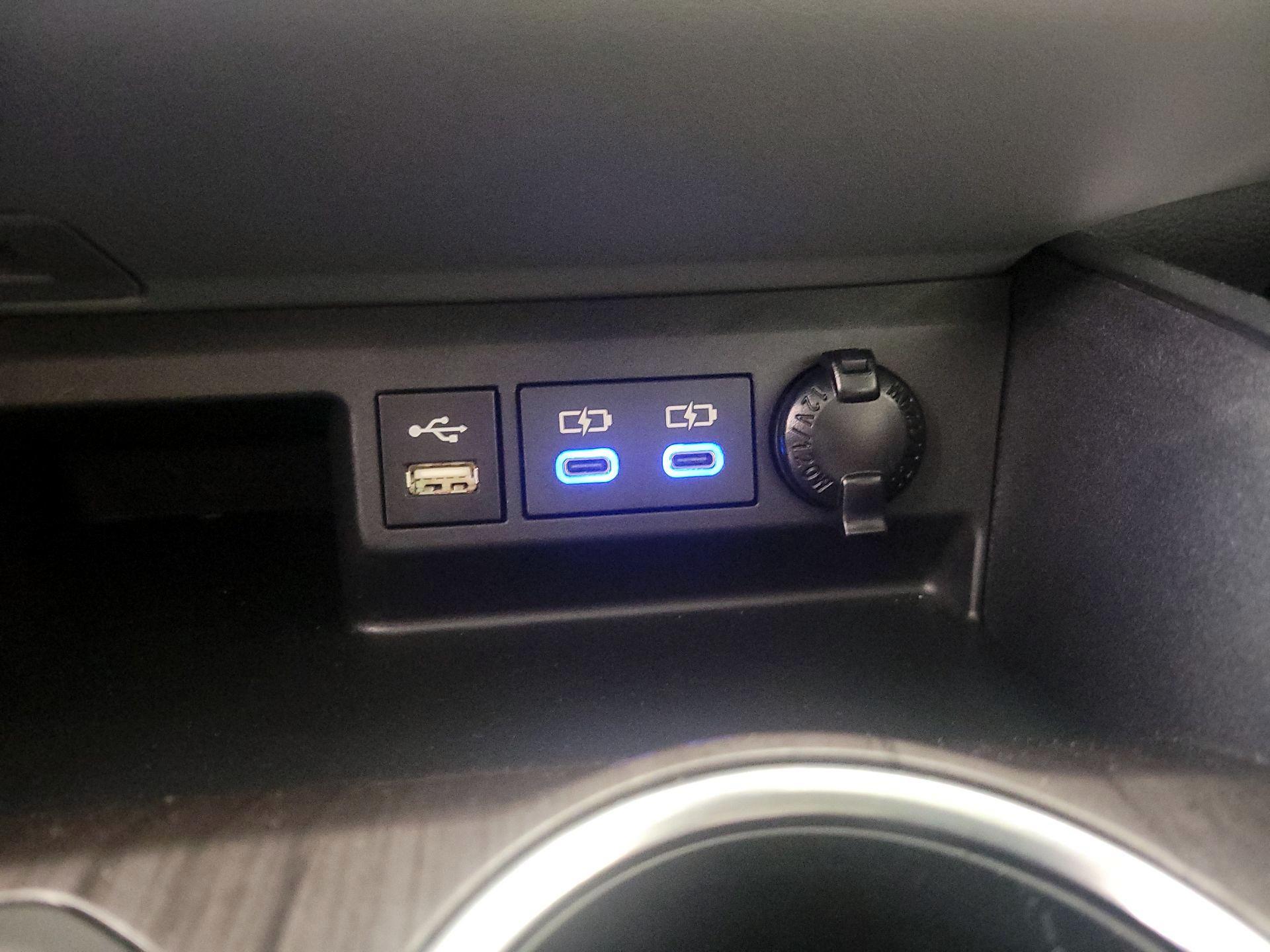 Thumbnail: 2022 Toyota Highlander - 19