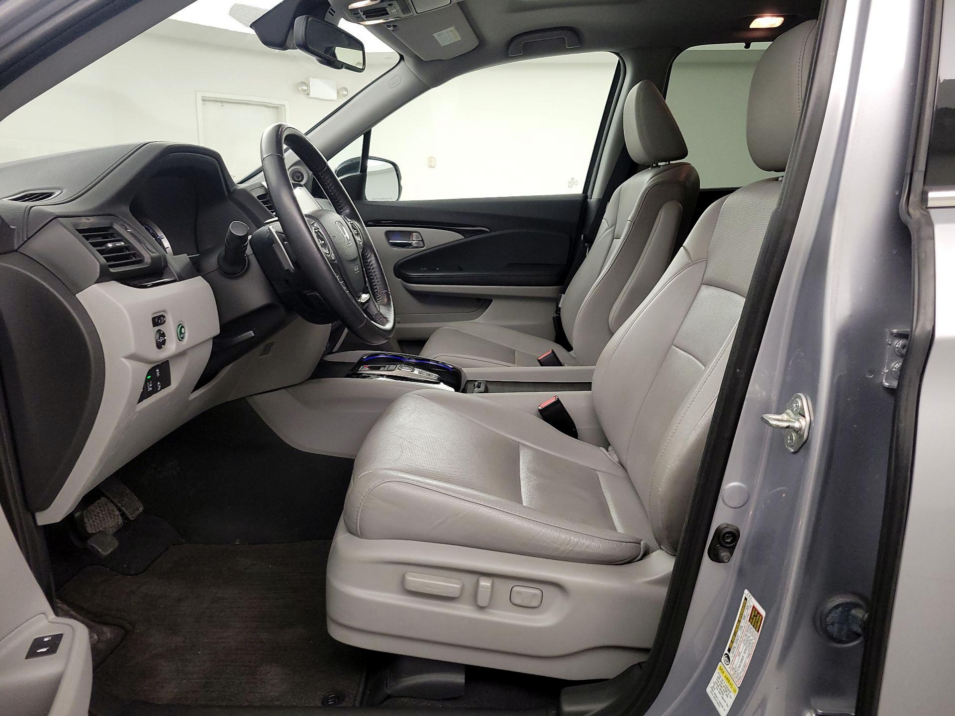 Thumbnail: 2016 Honda Pilot - 11