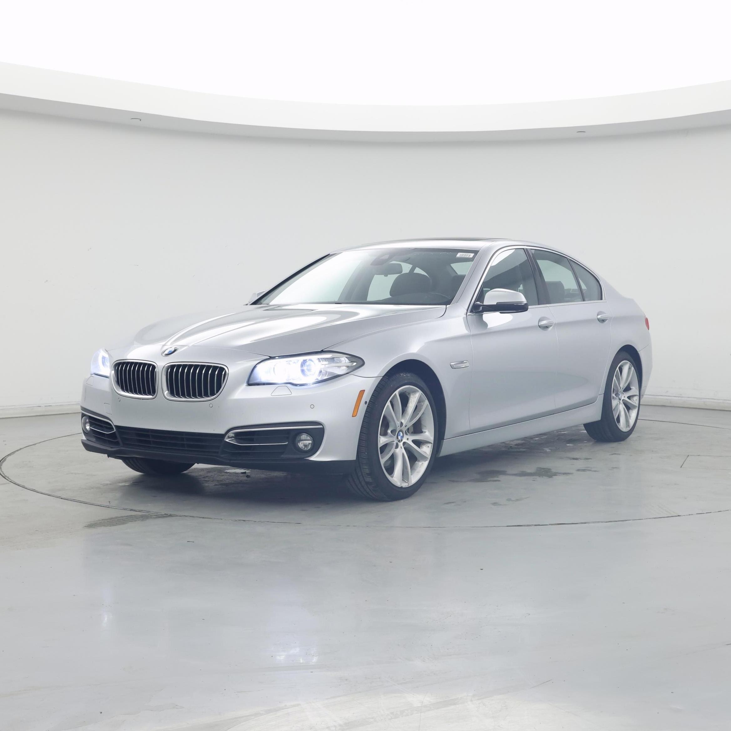 Thumbnail: 2015 BMW 5 Series - 4