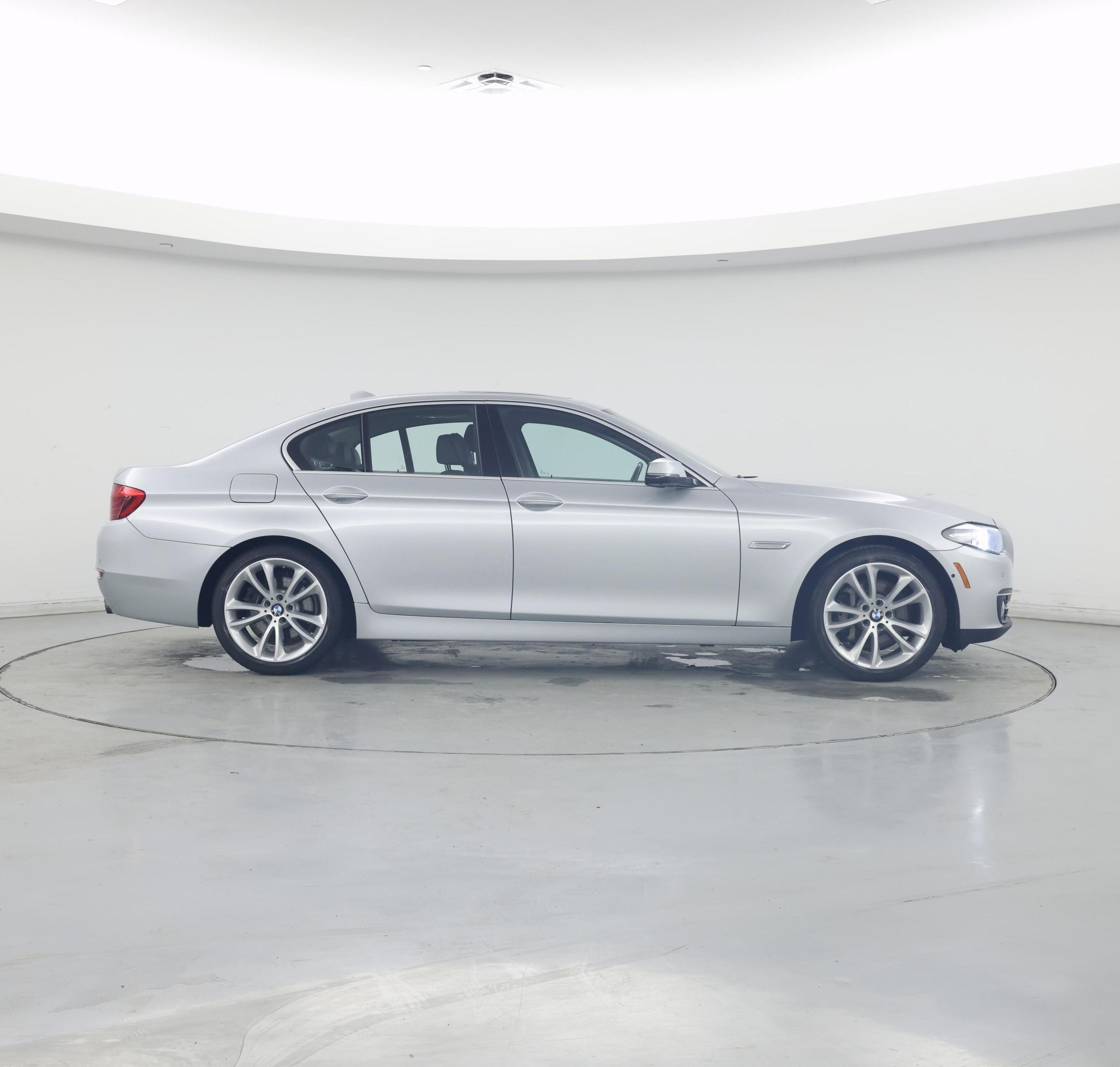 Thumbnail: 2015 BMW 5 Series - 7