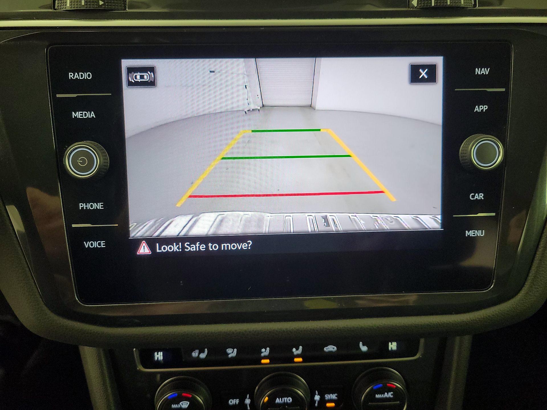 Thumbnail: 2021 Volkswagen Tiguan - 15