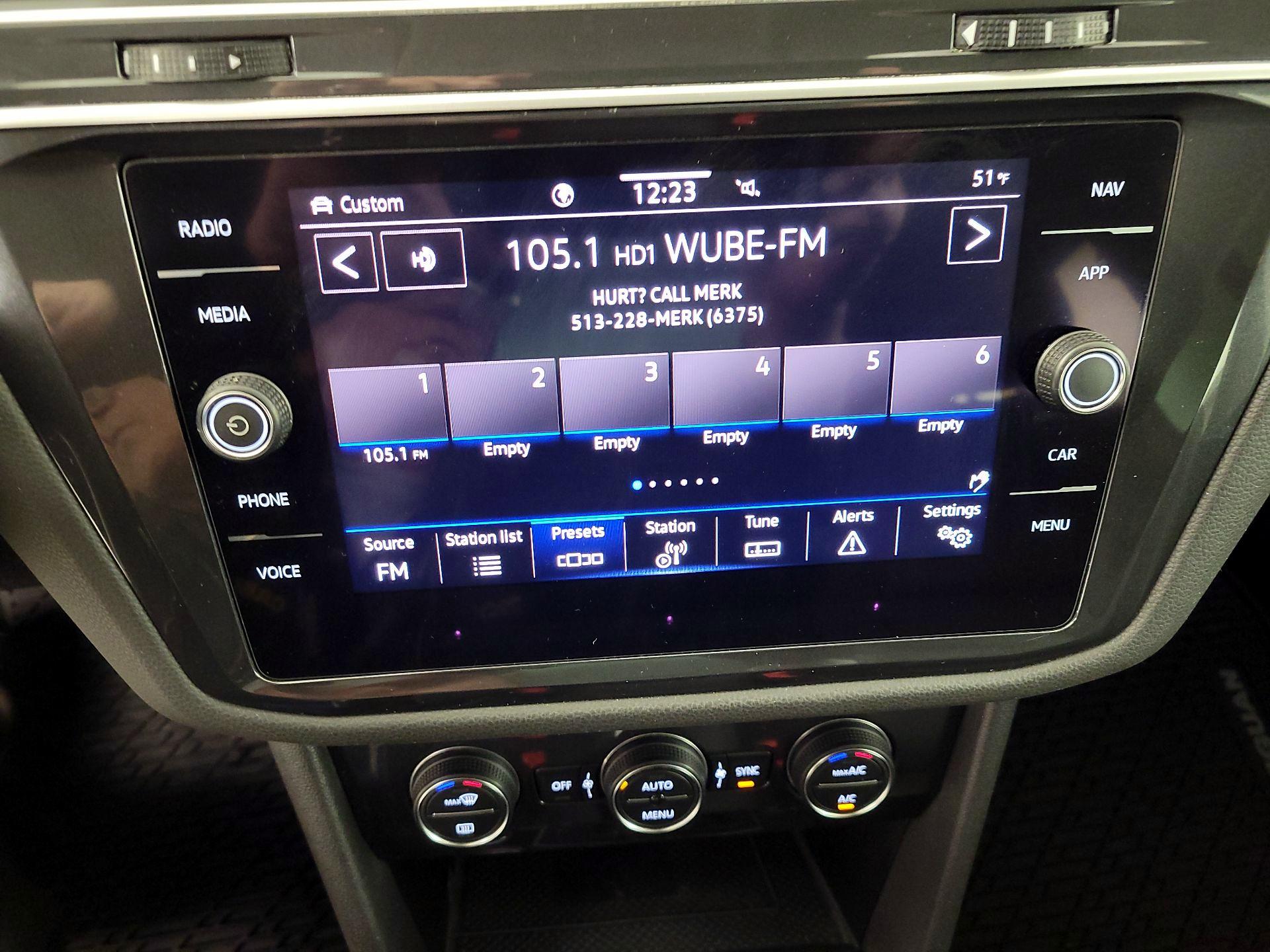 Thumbnail: 2021 Volkswagen Tiguan - 16