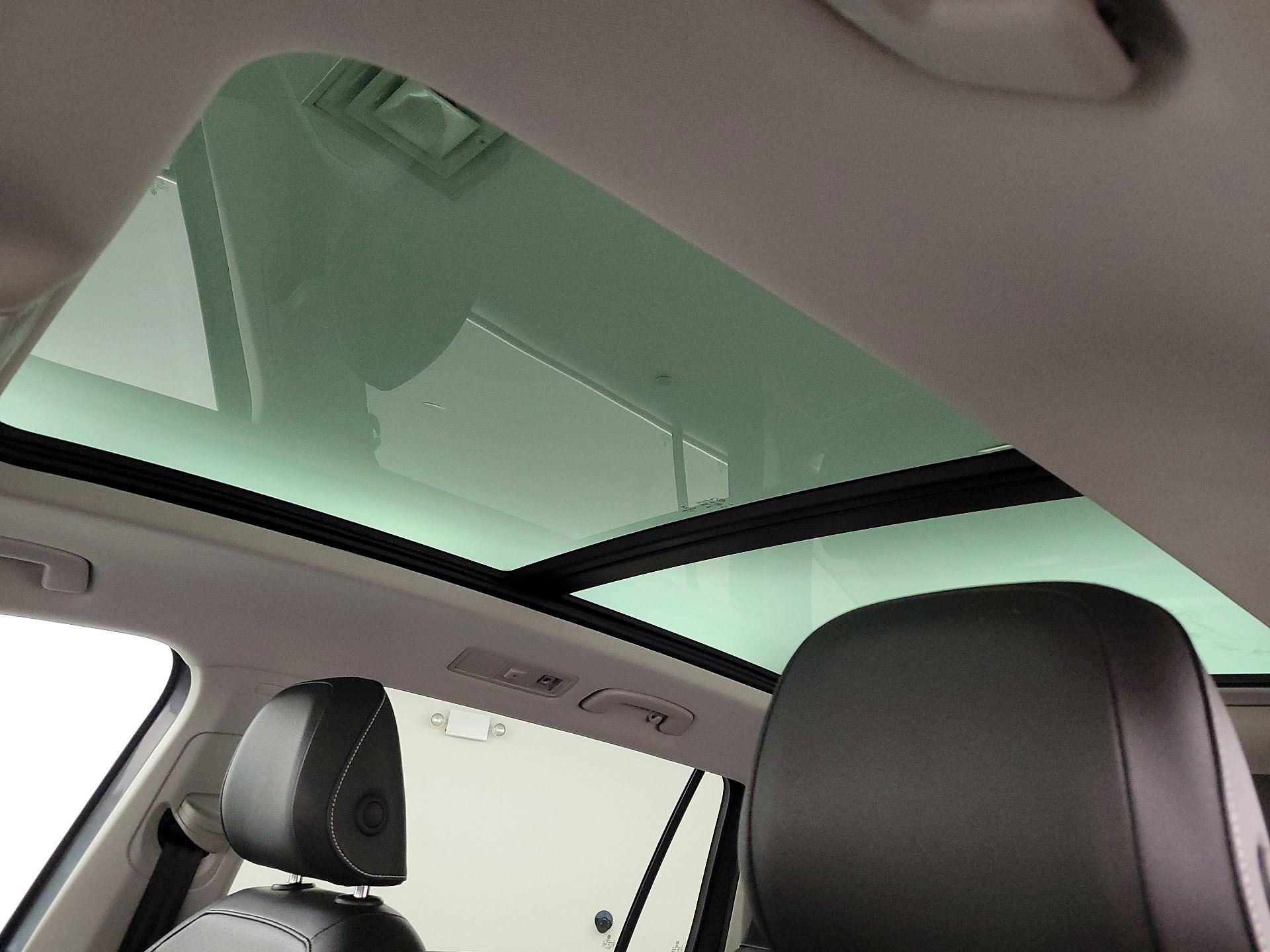 Thumbnail: 2021 Volkswagen Tiguan - 20