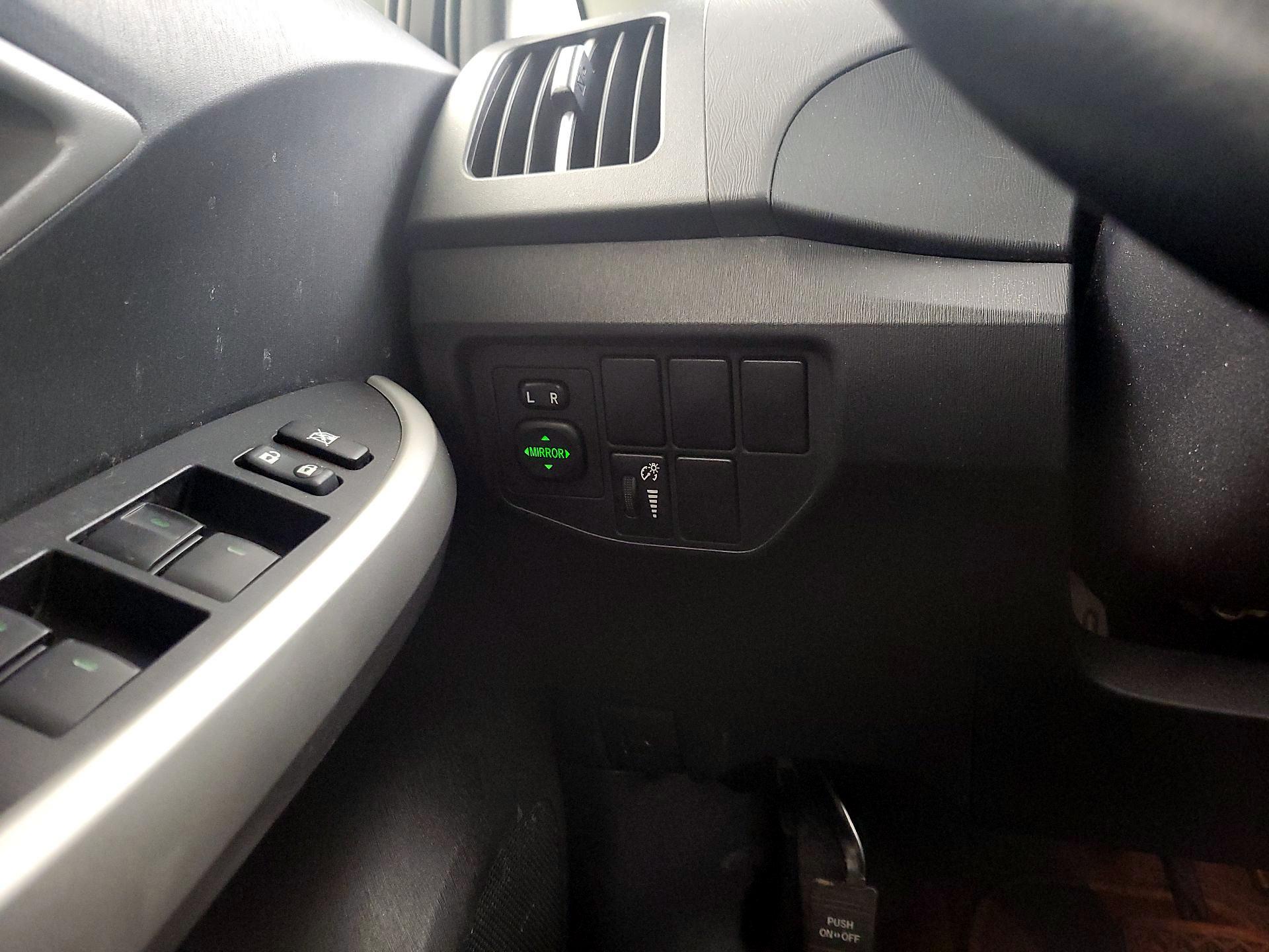 Thumbnail: 2015 Toyota Prius - 13