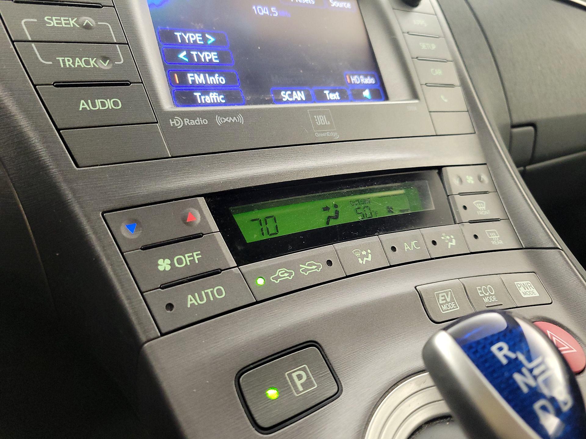 Thumbnail: 2015 Toyota Prius - 16