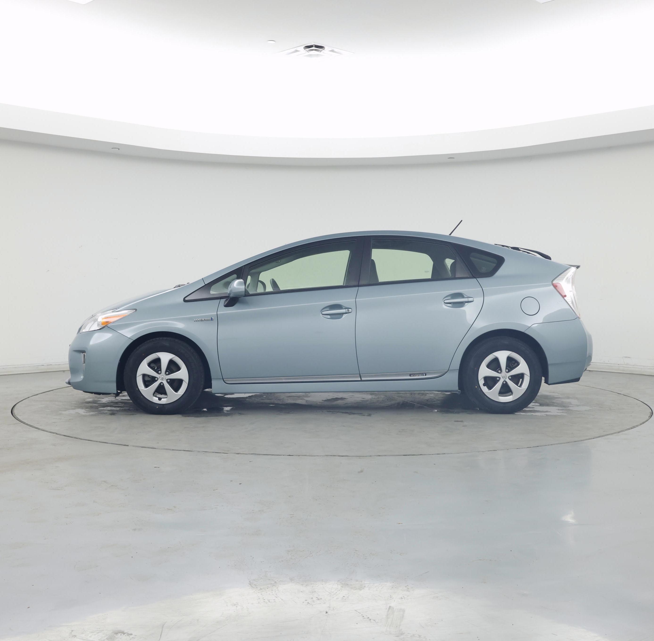 Thumbnail: 2015 Toyota Prius - 3