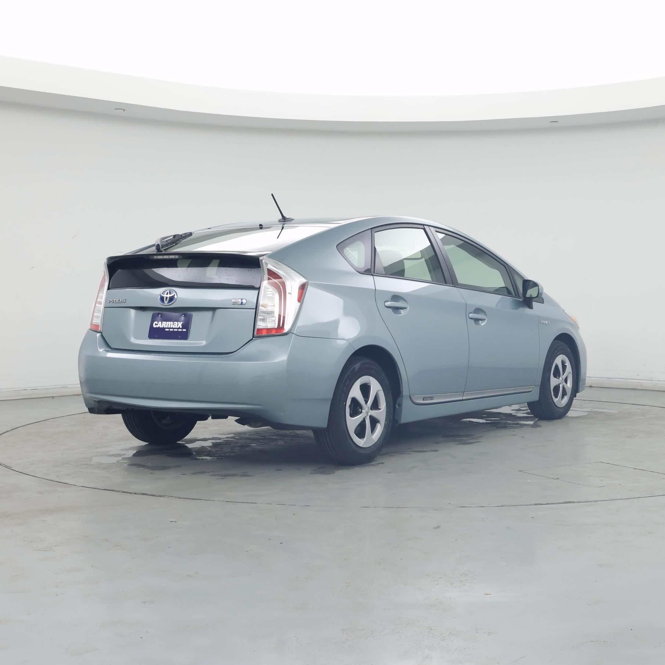 Thumbnail: 2015 Toyota Prius - 8