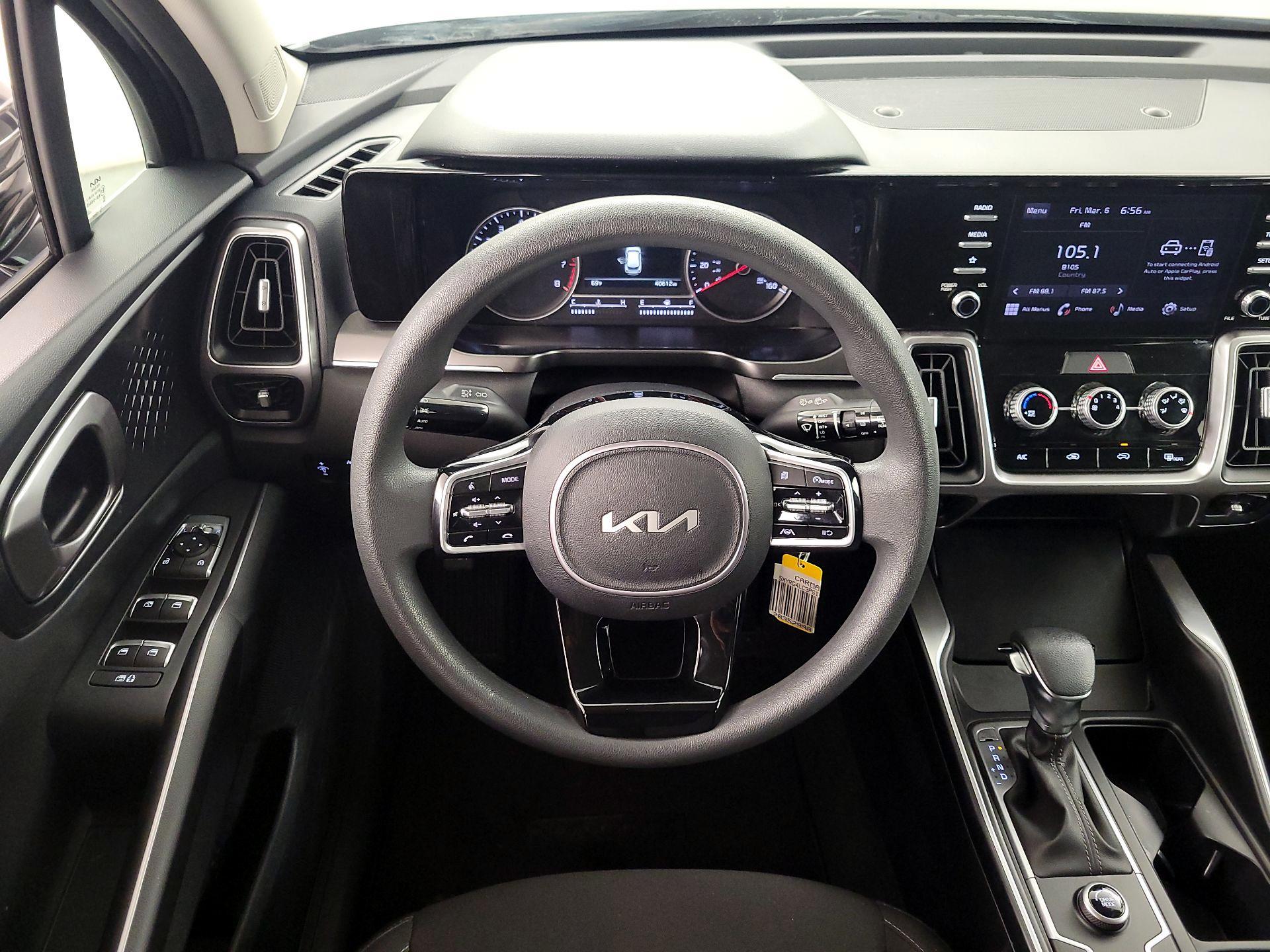 Thumbnail: 2023 Kia Sorento - 10