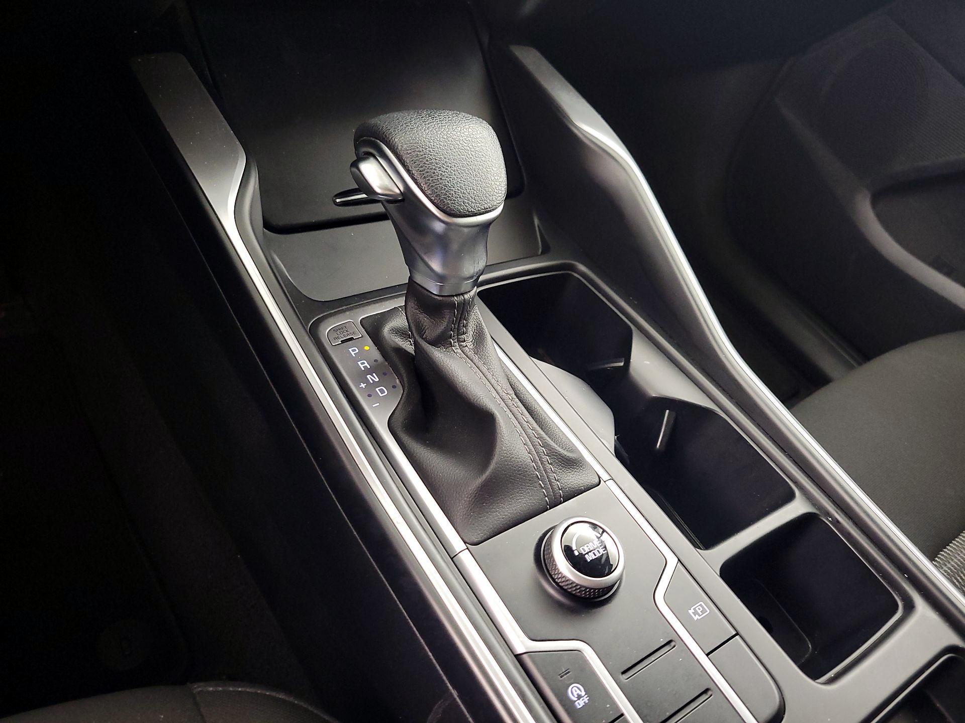 Thumbnail: 2023 Kia Sorento - 16