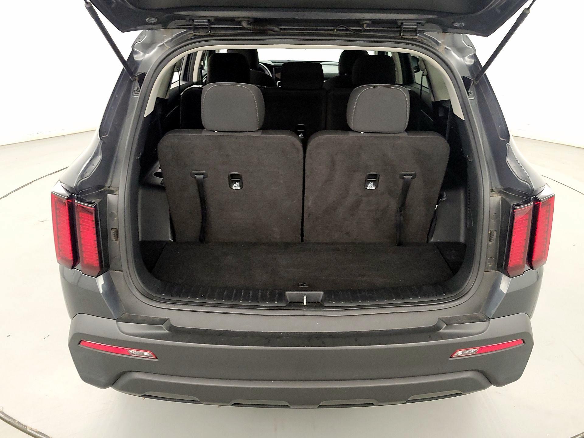 Thumbnail: 2023 Kia Sorento - 20