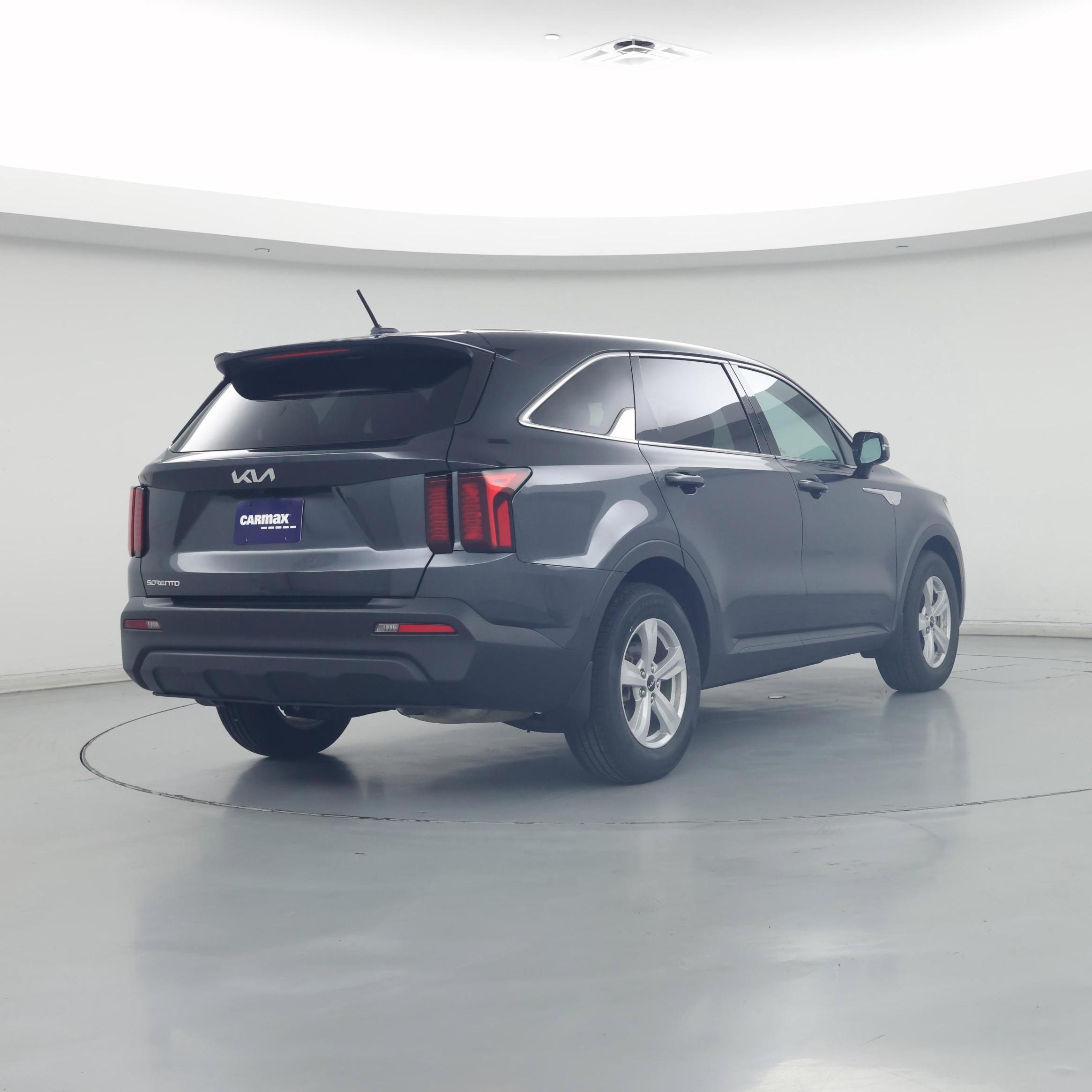 Thumbnail: 2023 Kia Sorento - 8