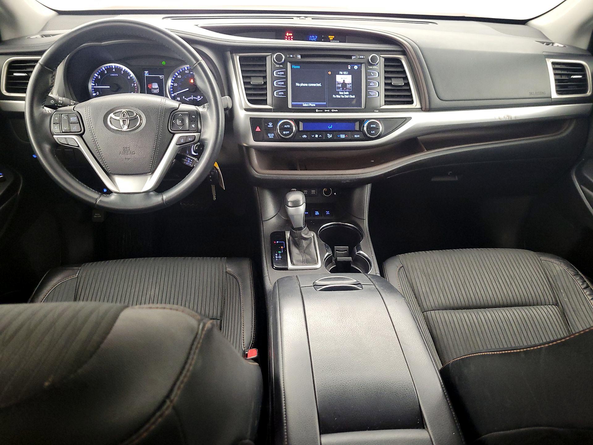 Thumbnail: 2017 Toyota Highlander - 9