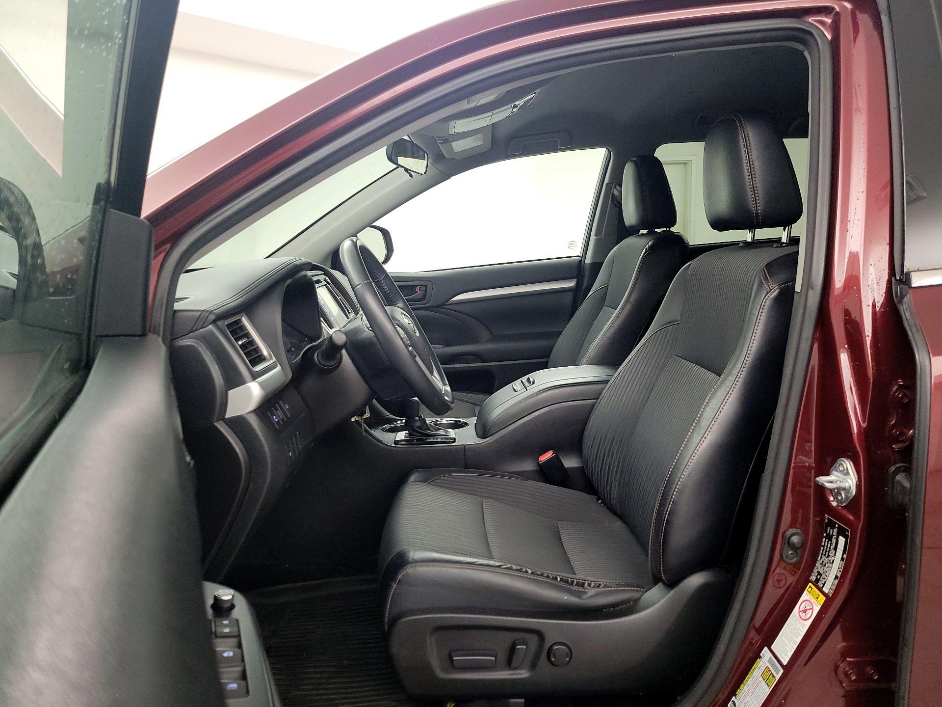 Thumbnail: 2017 Toyota Highlander - 11