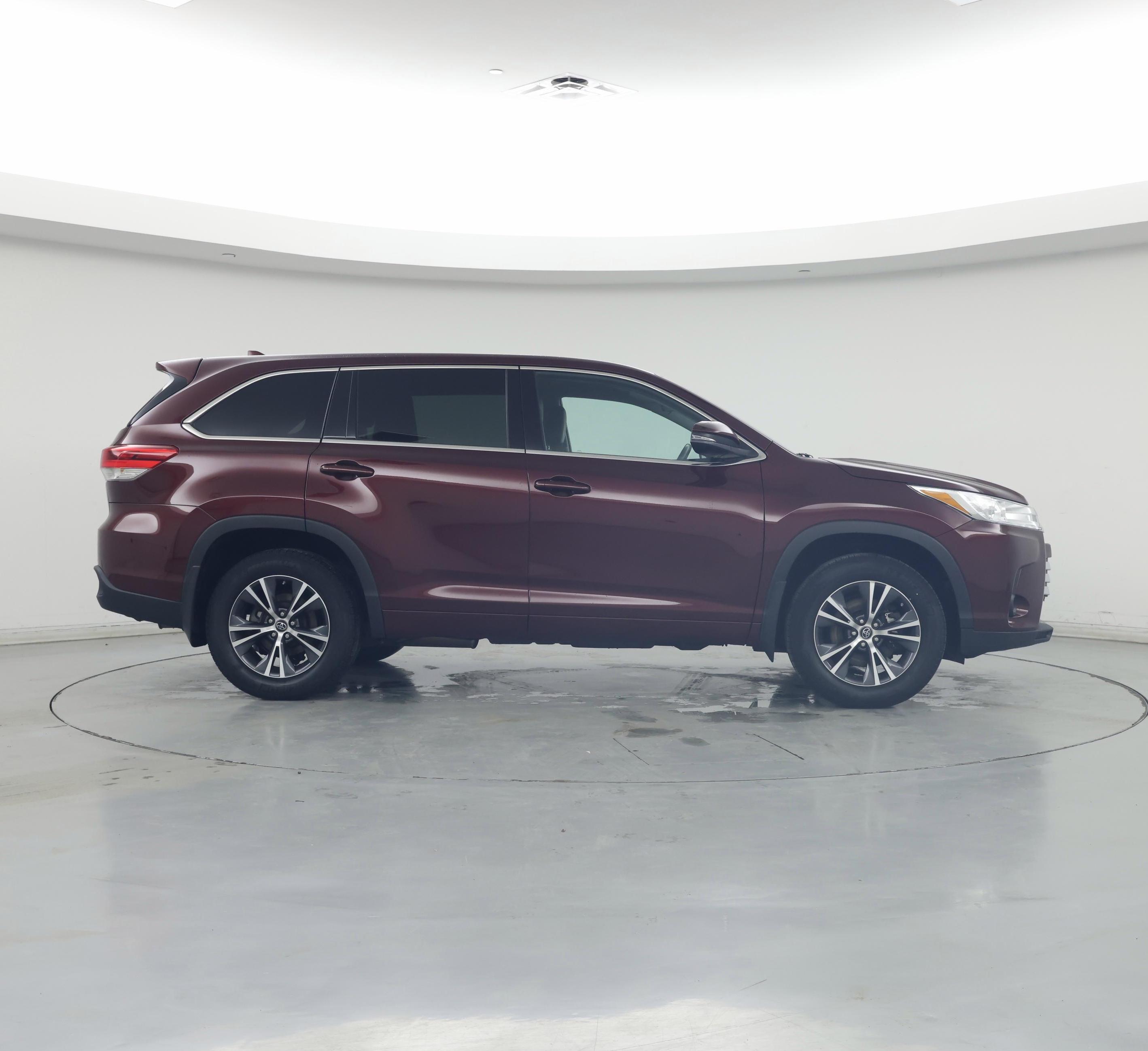 Thumbnail: 2017 Toyota Highlander - 7