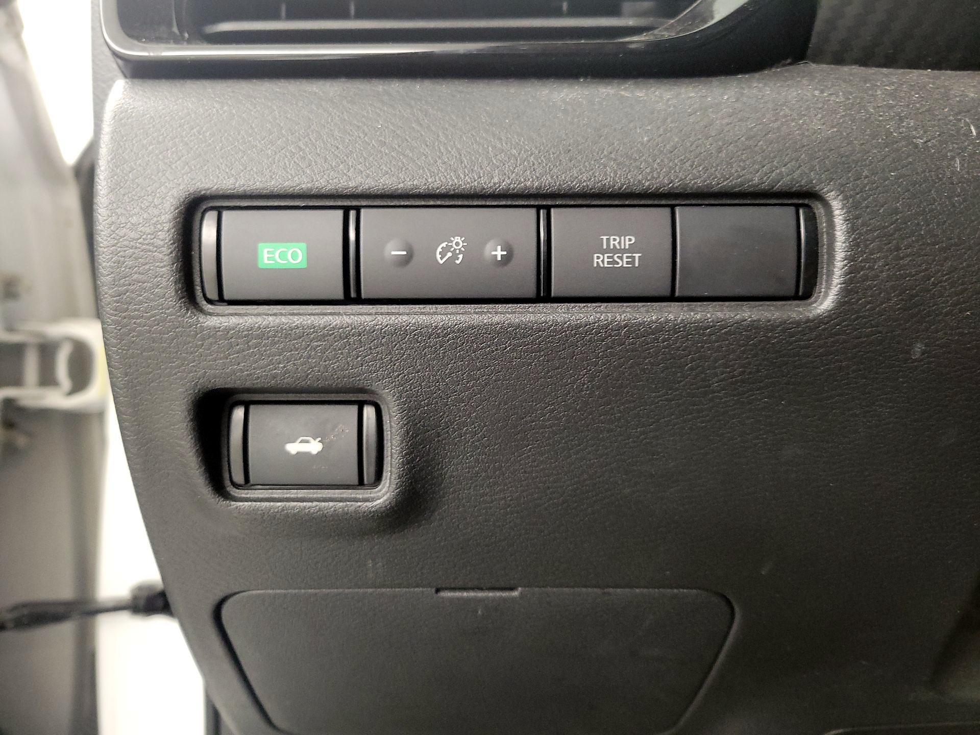 Thumbnail: 2020 Nissan Sentra - 13