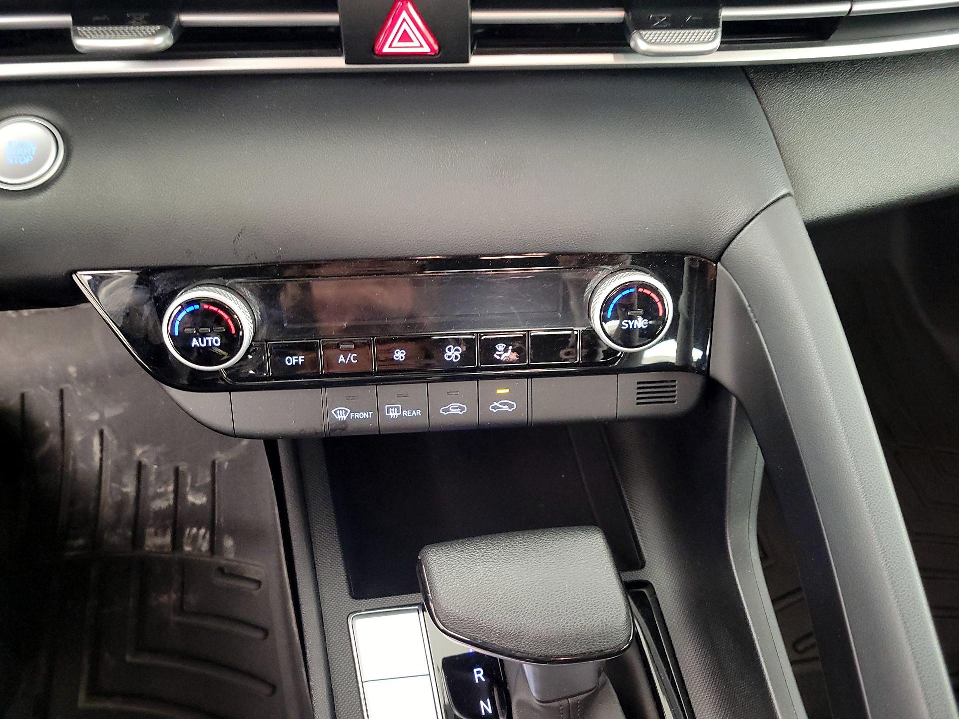 Thumbnail: 2022 Hyundai Elantra - 16