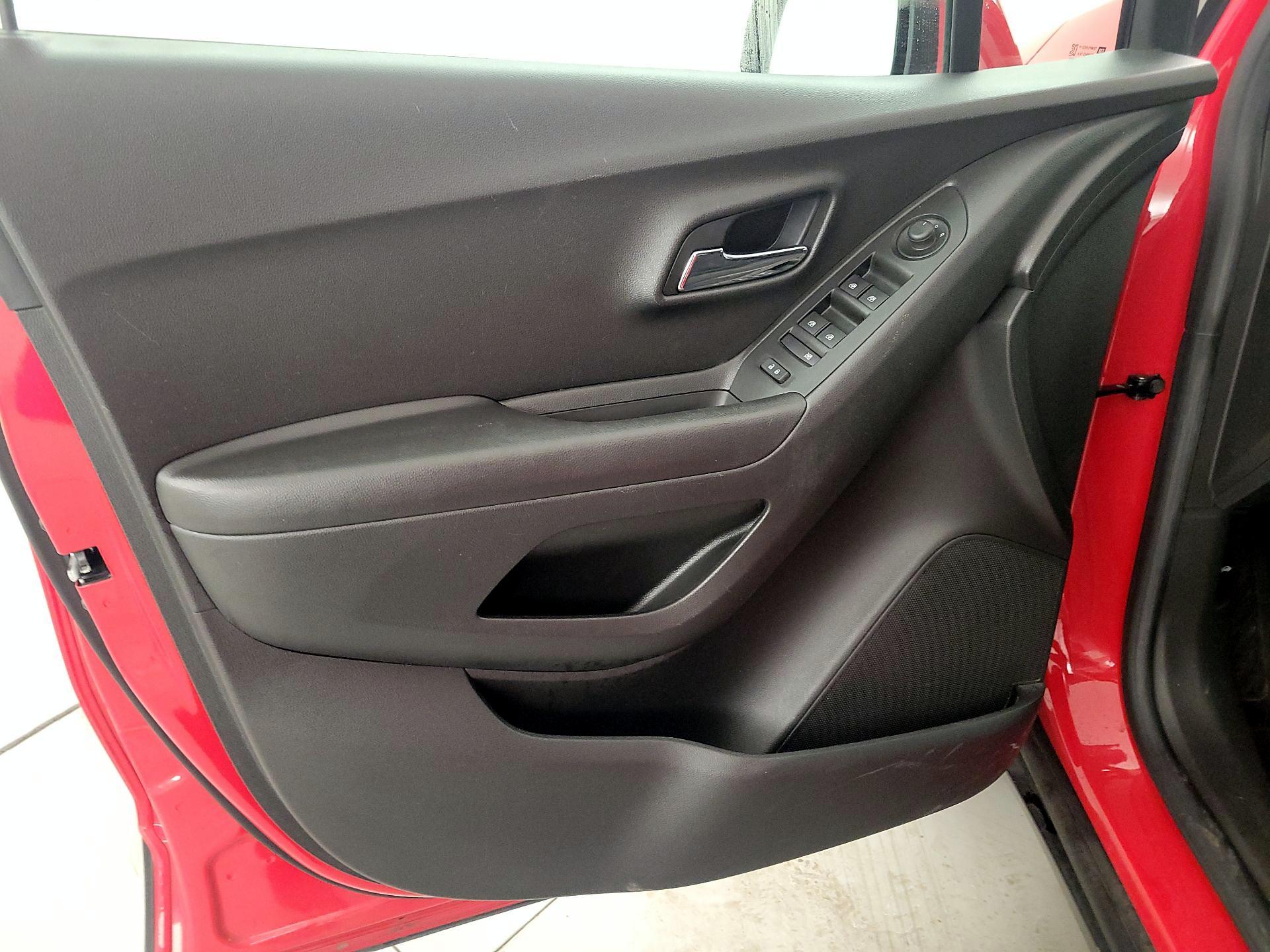 Thumbnail: 2020 Chevrolet Trax - 12