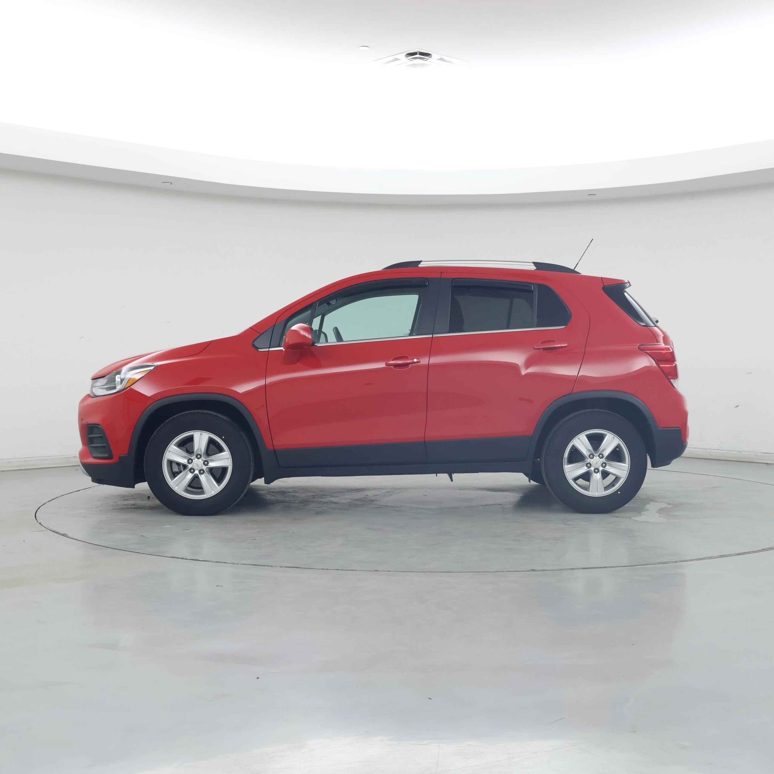 Thumbnail: 2020 Chevrolet Trax - 3