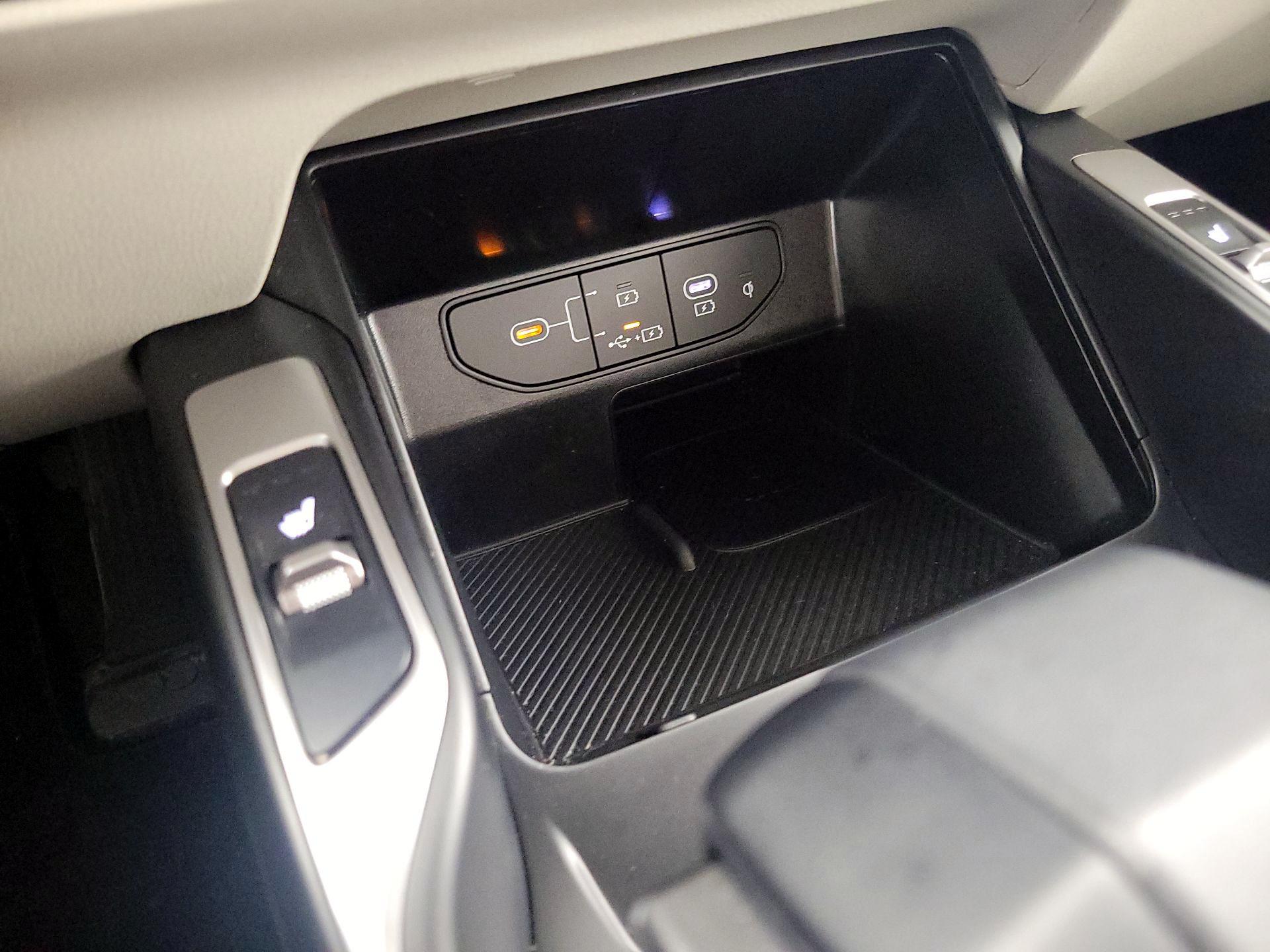 Thumbnail: 2024 Kia Sorento - 19