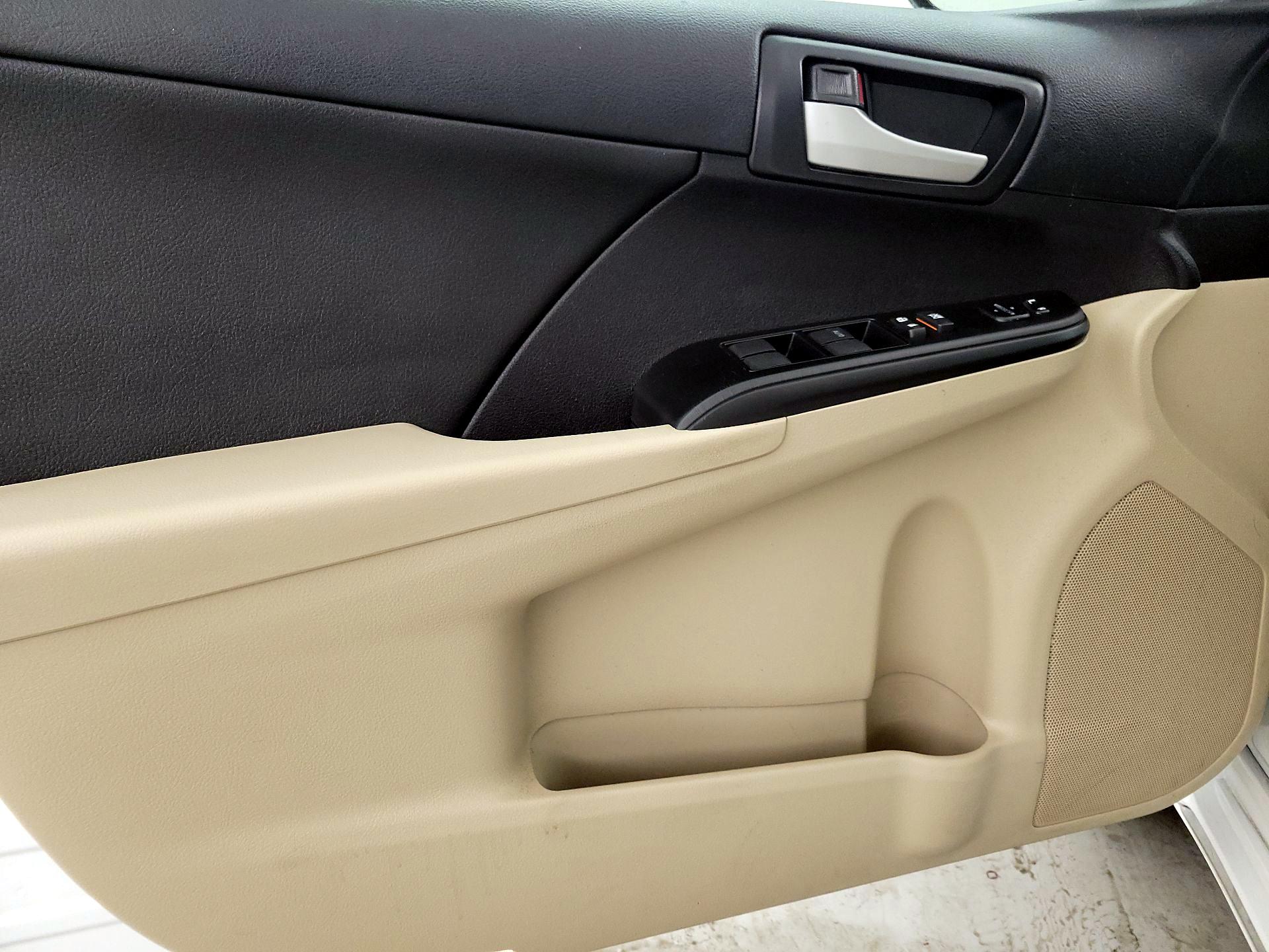 Thumbnail: 2014 Toyota Camry - 12