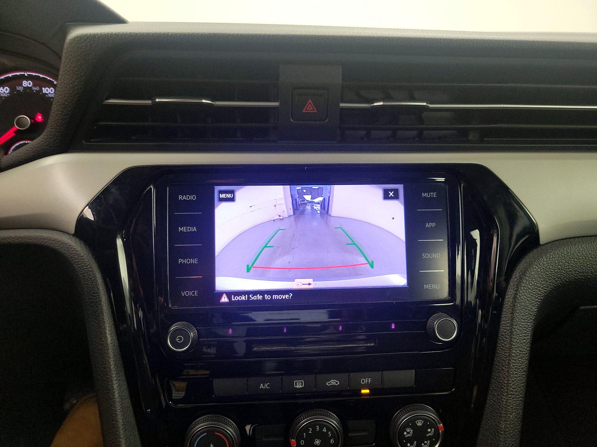 Thumbnail: 2021 Volkswagen Passat - 14