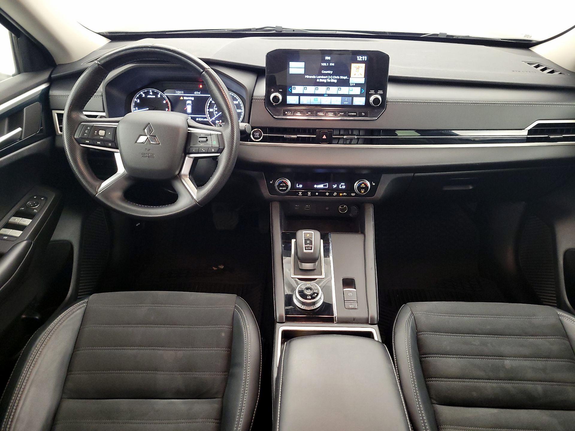 Thumbnail: 2022 Mitsubishi Outlander - 9