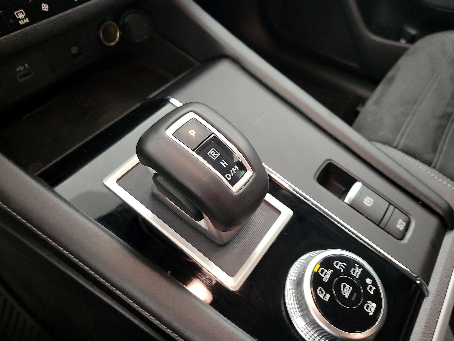 Thumbnail: 2022 Mitsubishi Outlander - 18