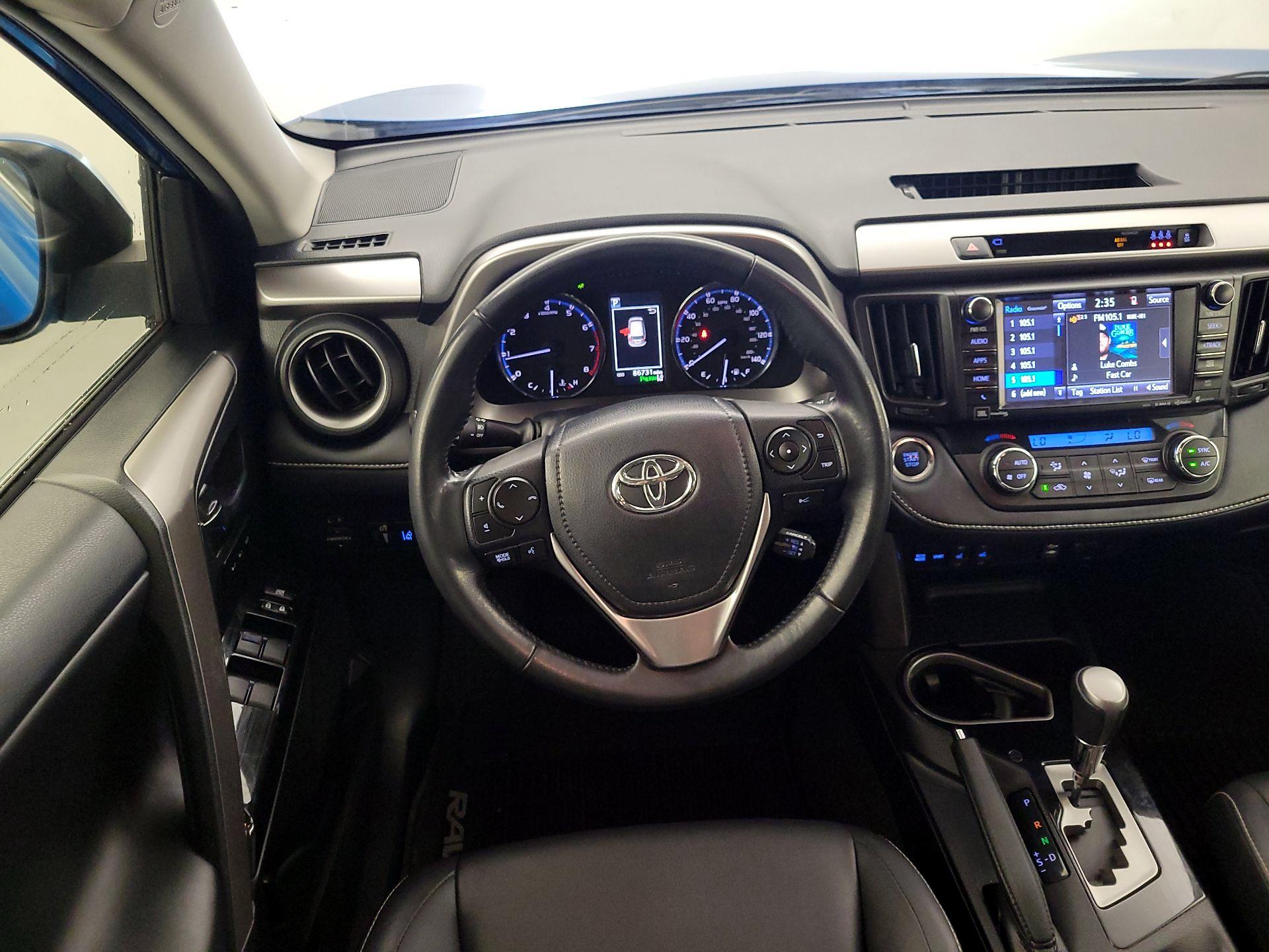 Thumbnail: 2018 Toyota RAV4 - 10
