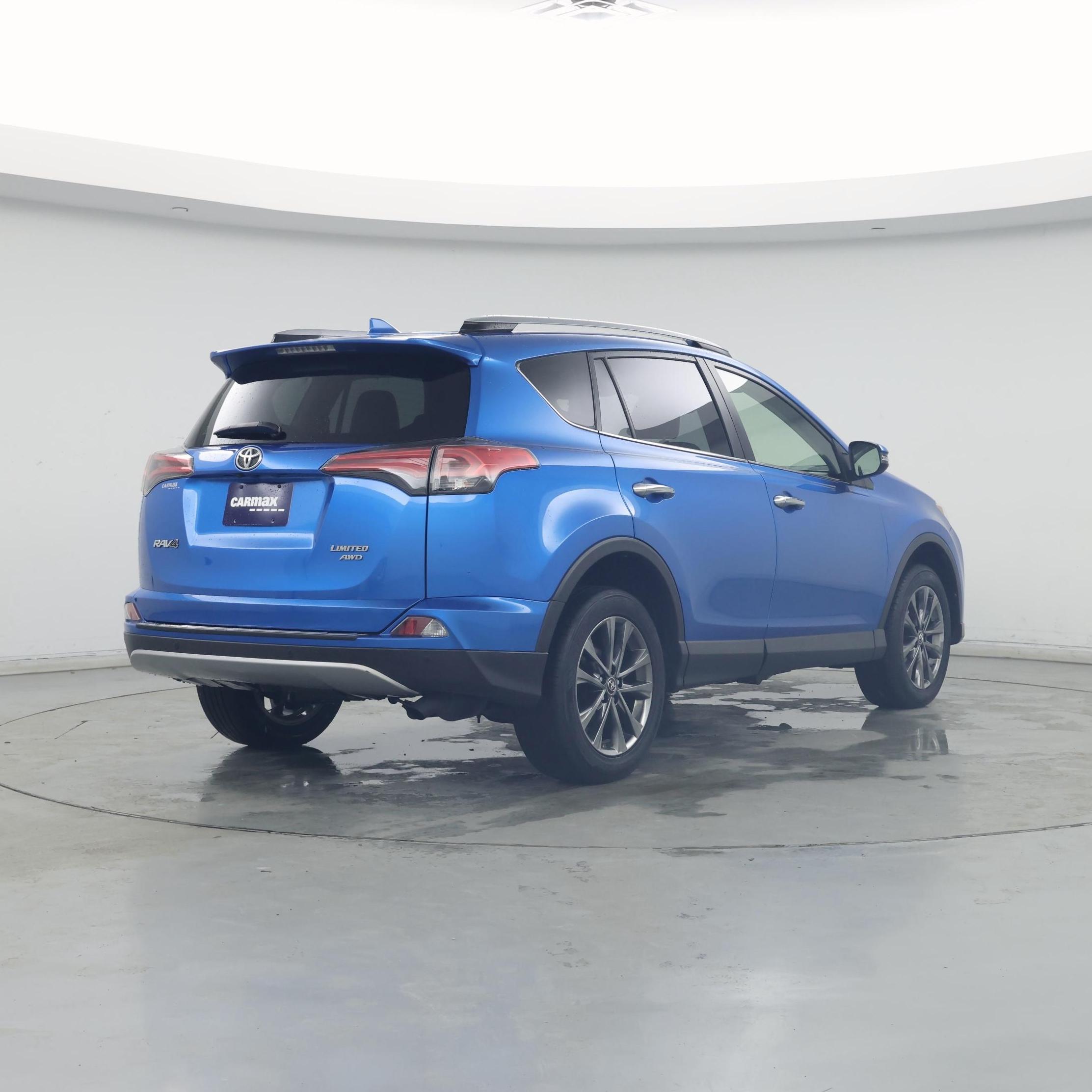 Thumbnail: 2018 Toyota RAV4 - 8