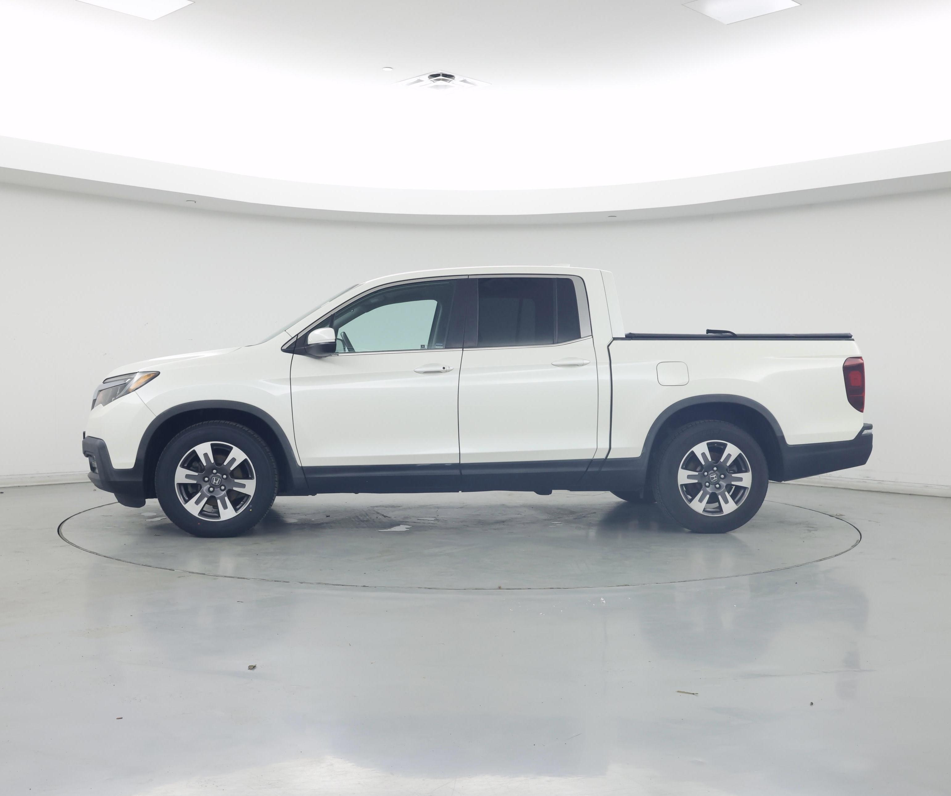 Thumbnail: 2017 Honda Ridgeline - 3