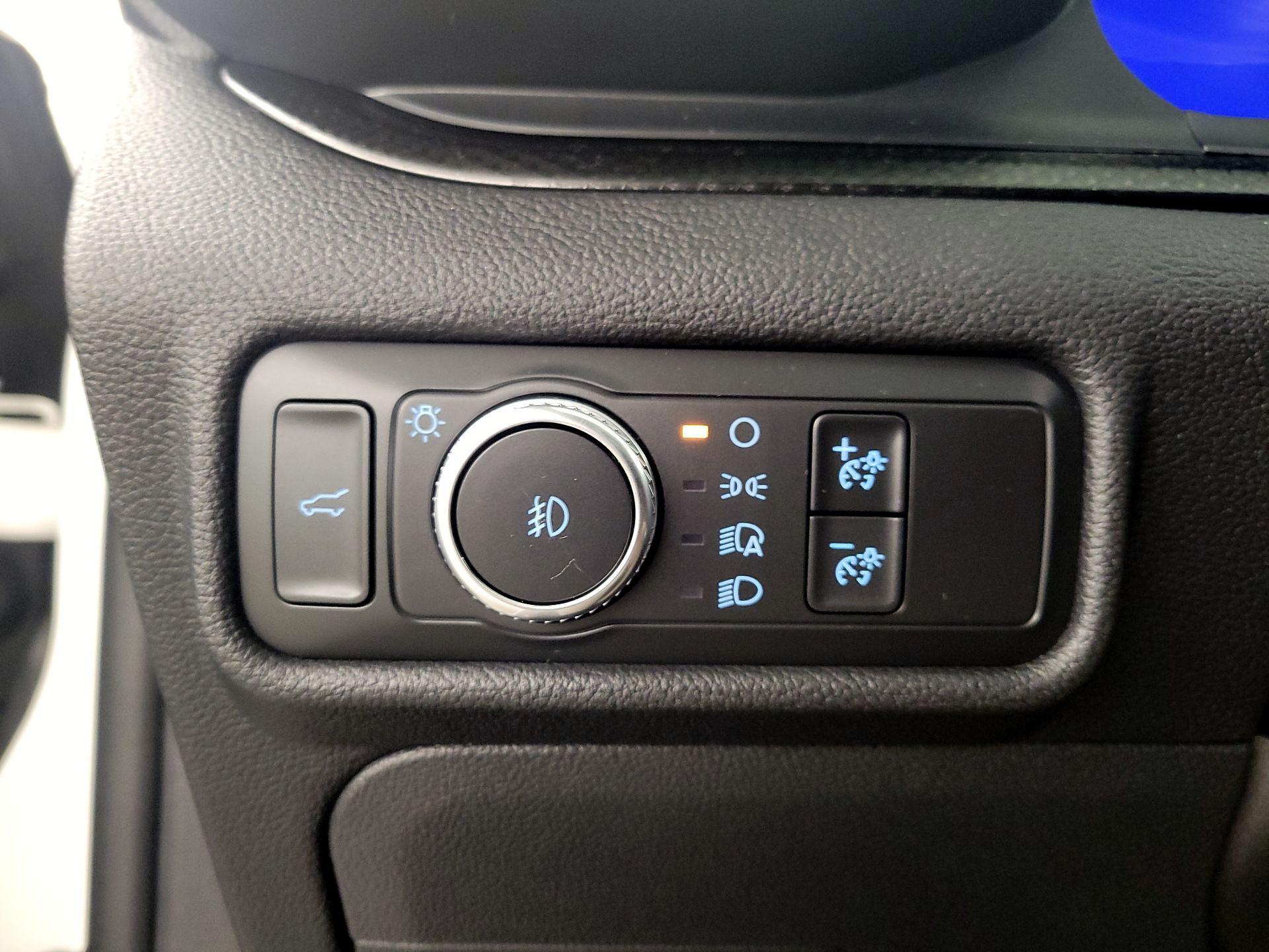 Thumbnail: 2020 Ford Explorer - 13