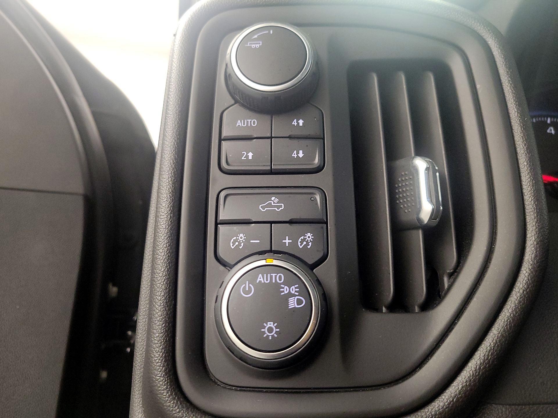 Thumbnail: 2023 Chevrolet Silverado 1500 - 13