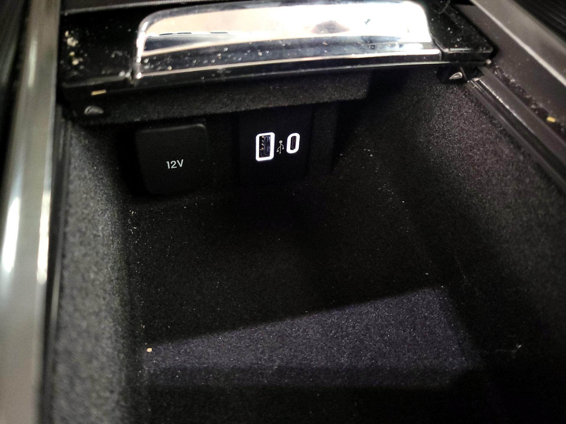 Thumbnail: 2021 Lincoln Corsair - 19