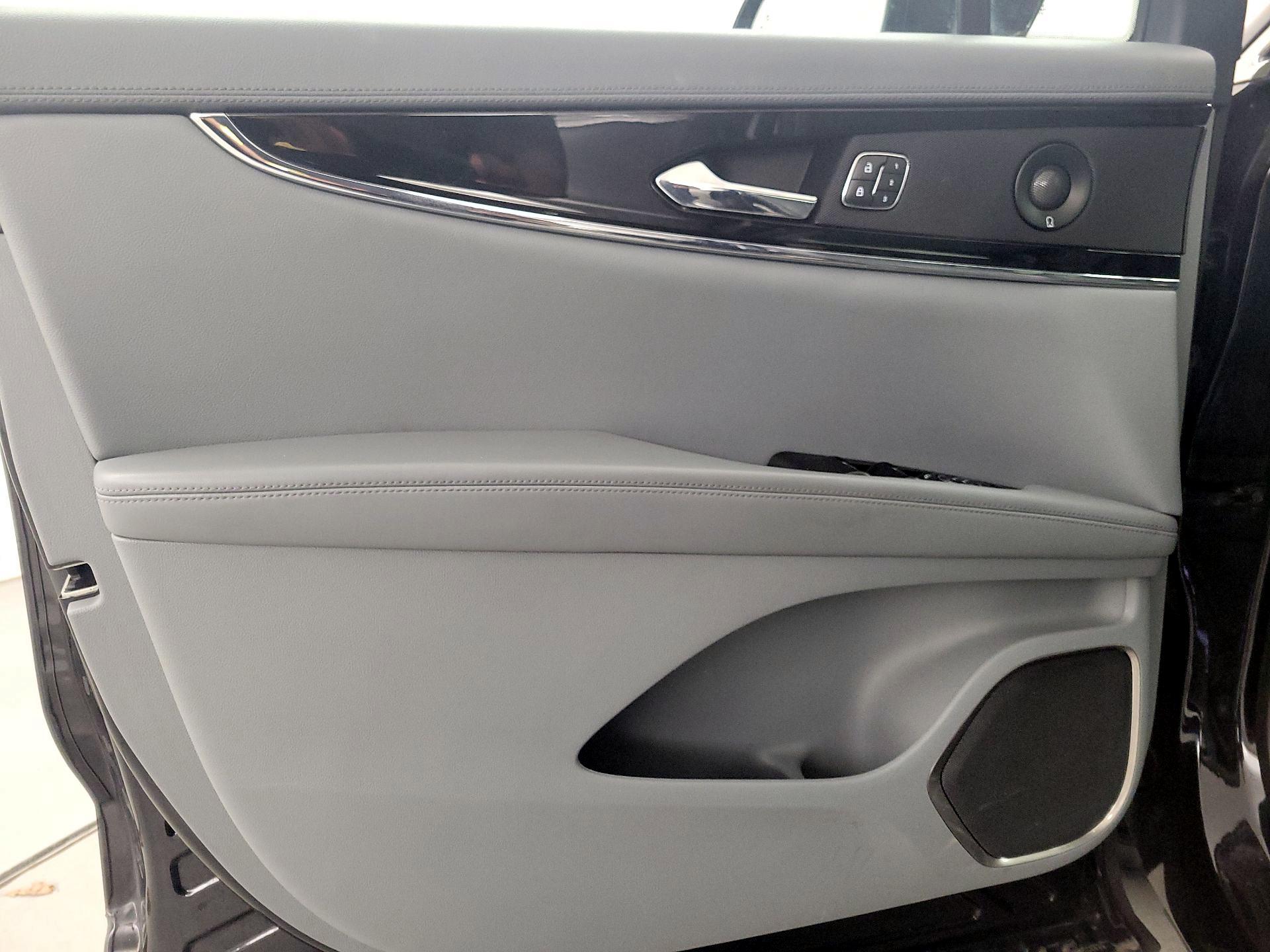 Thumbnail: 2022 Lincoln Nautilus - 12