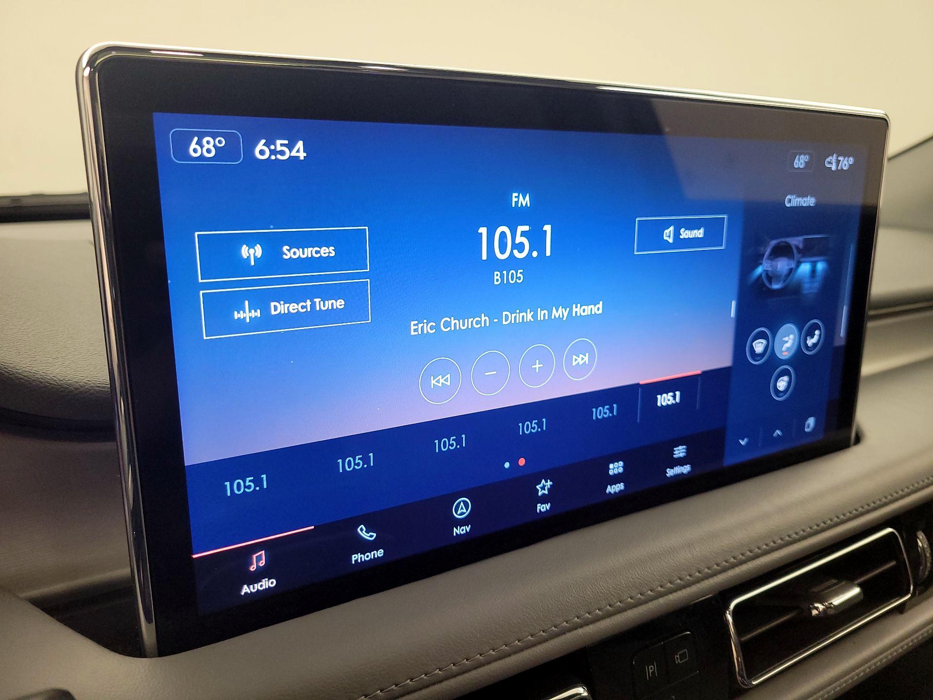 Thumbnail: 2022 Lincoln Nautilus - 16