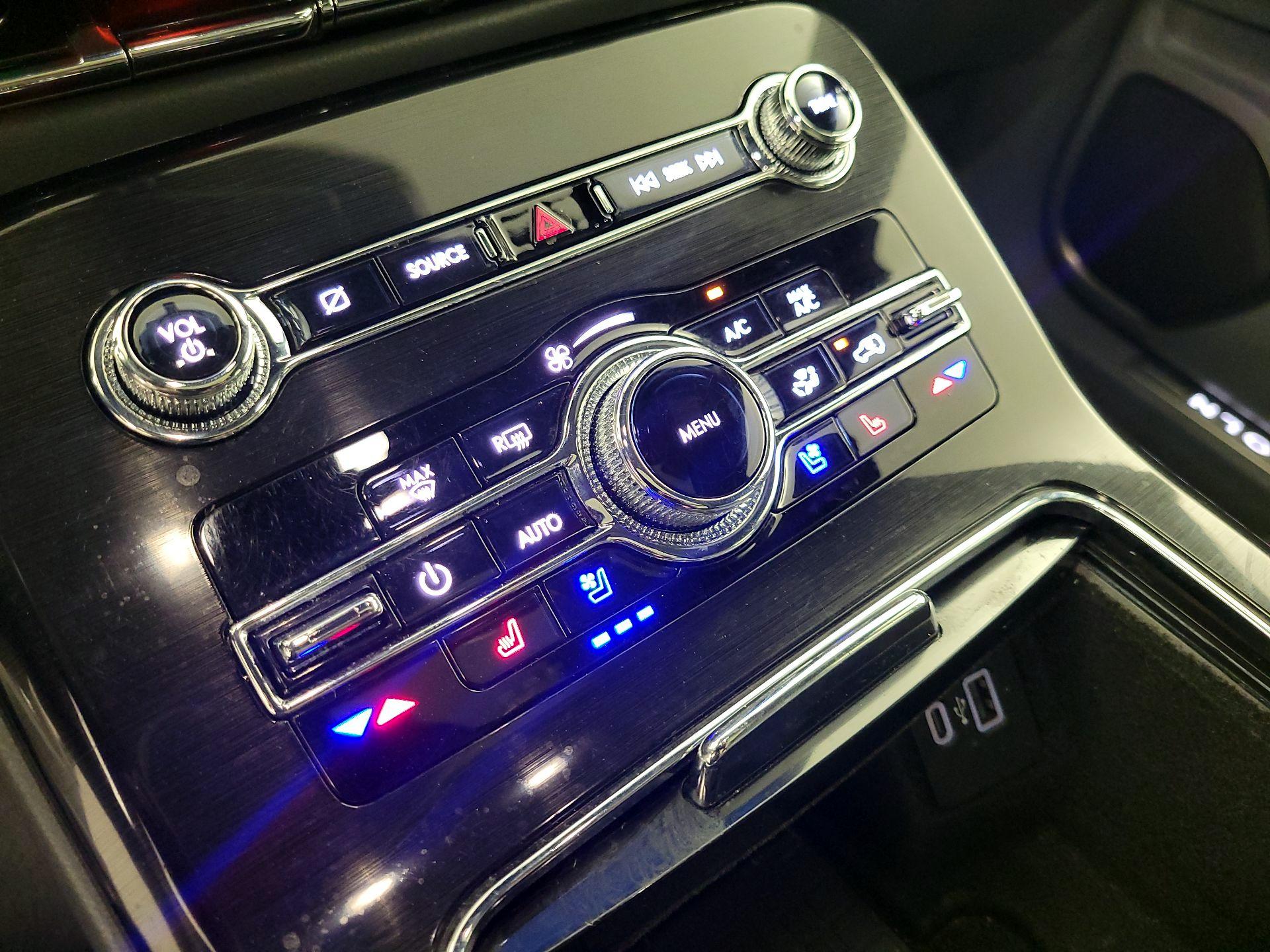 Thumbnail: 2022 Lincoln Nautilus - 17