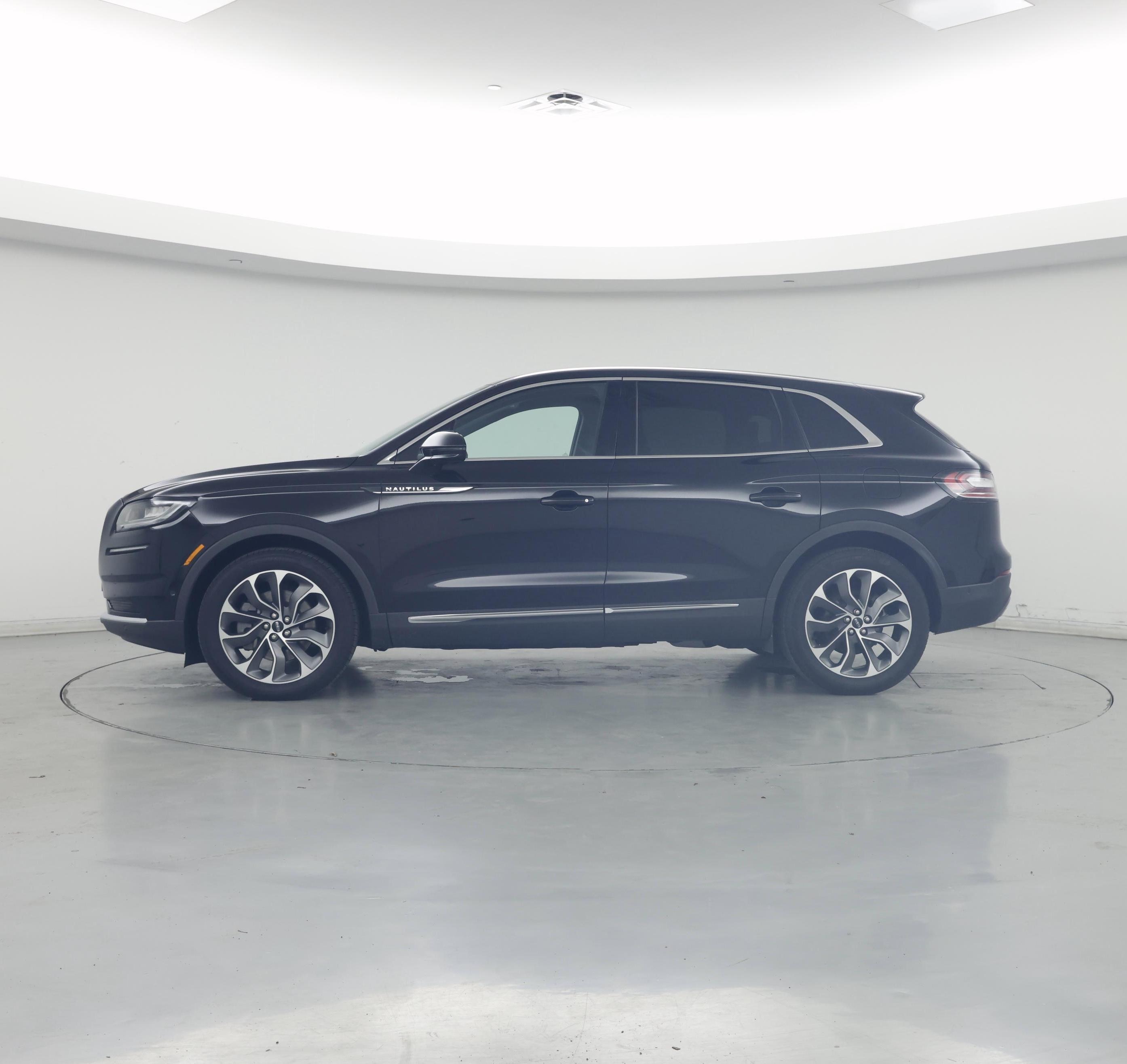 Thumbnail: 2022 Lincoln Nautilus - 3