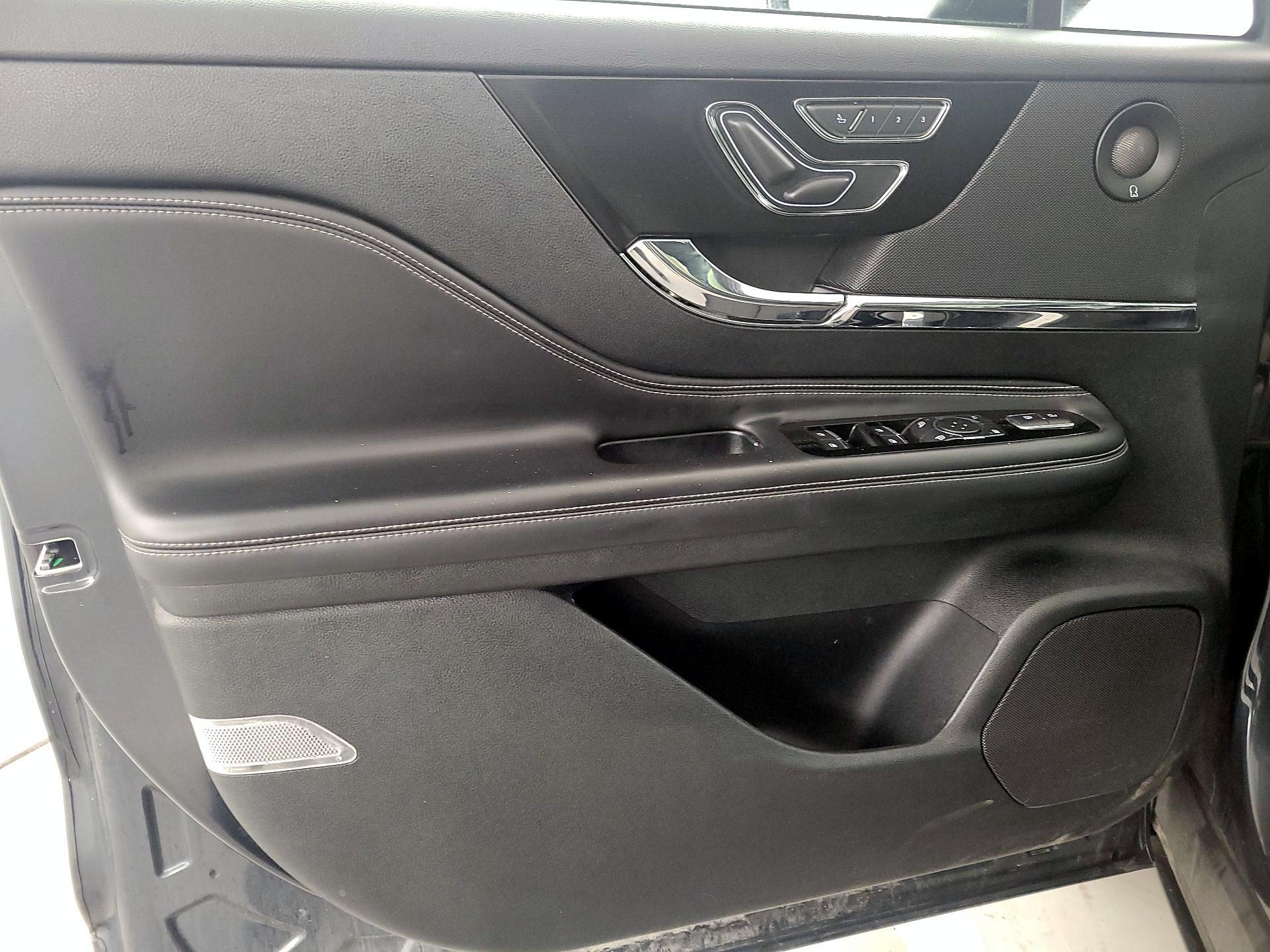 Thumbnail: 2021 Lincoln Corsair - 12