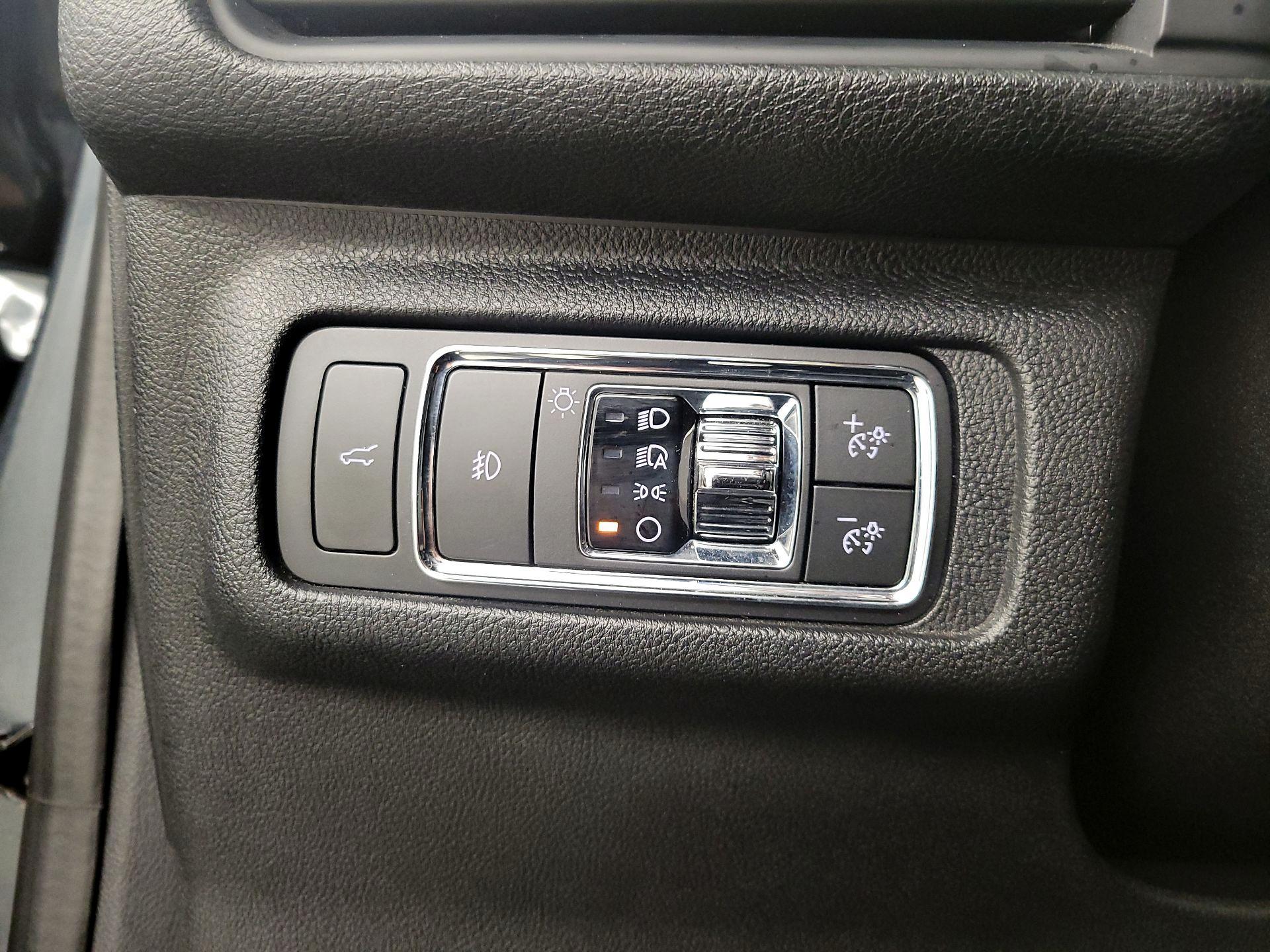 Thumbnail: 2021 Lincoln Corsair - 13