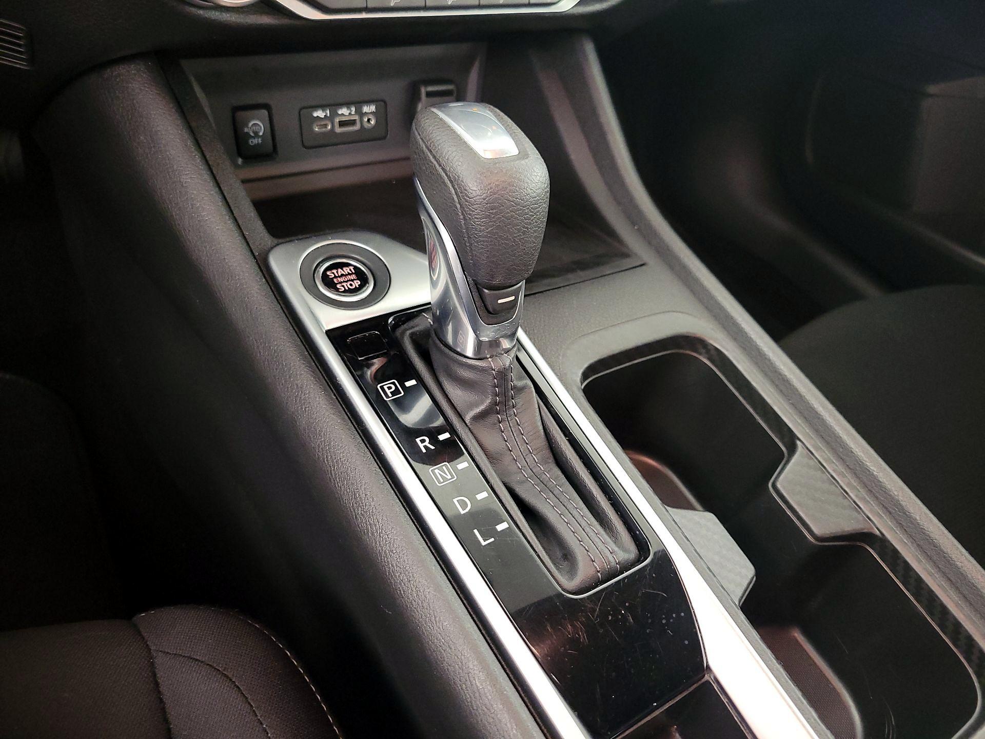 Thumbnail: 2024 Nissan Sentra - 17