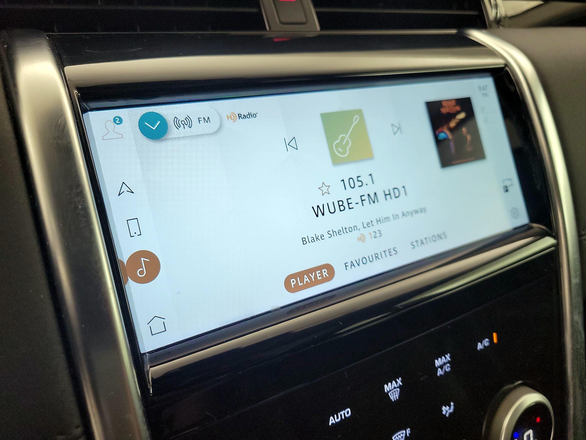 Thumbnail: 2021 Land Rover Discovery Sport - 16