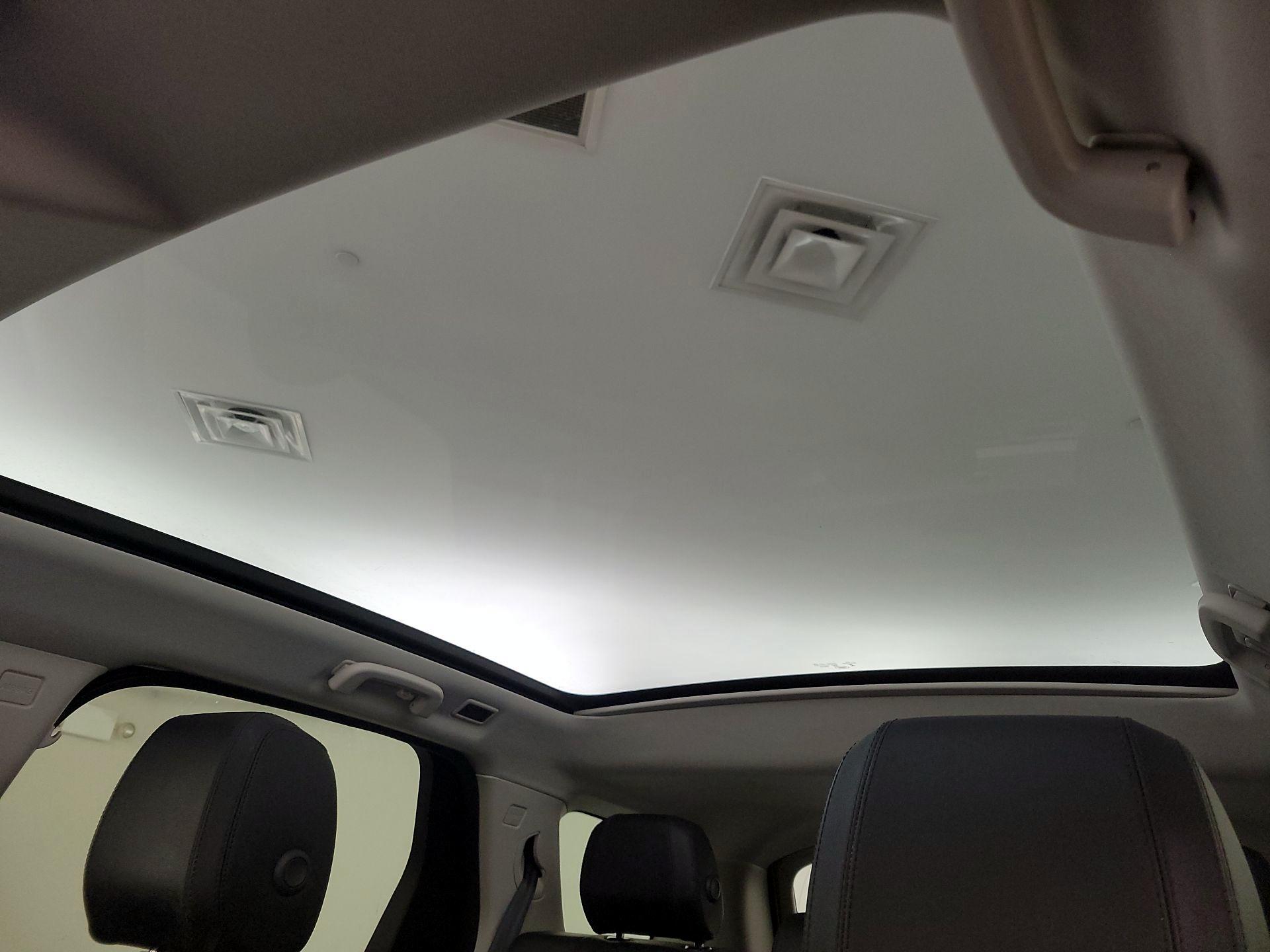 Thumbnail: 2021 Land Rover Discovery Sport - 20