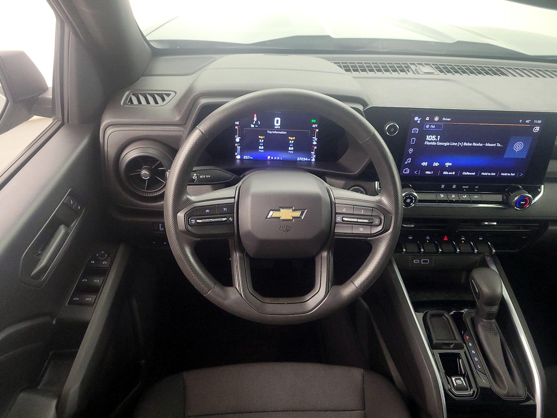 Thumbnail: 2023 Chevrolet Colorado - 10